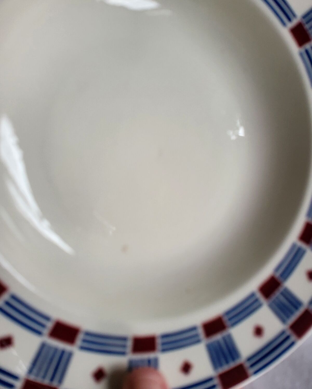 Set of 4 Vincennes earthenware soup plates, Paris.