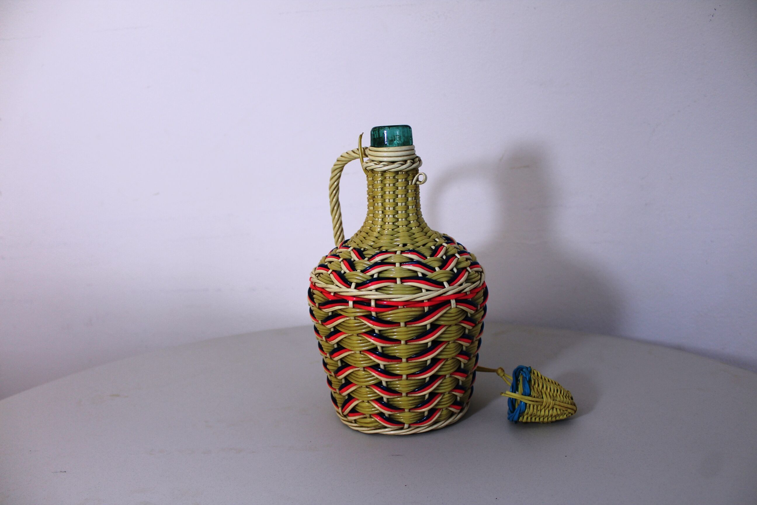 Dame jeanne soubidou beige et multicolore