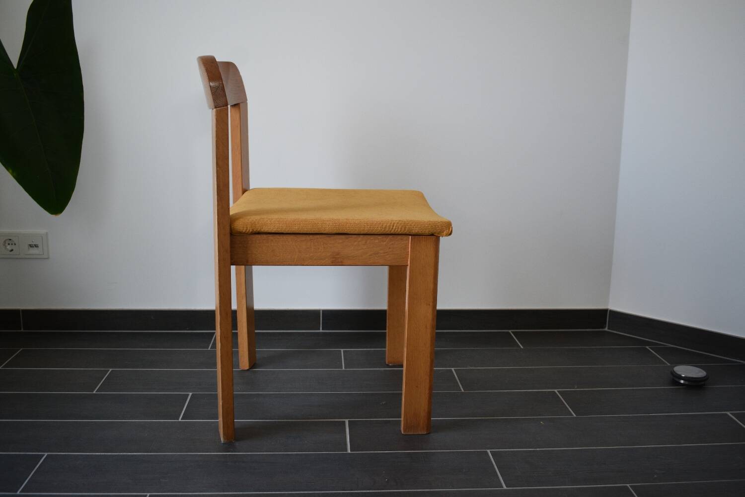 4 70s brutalist style chairs