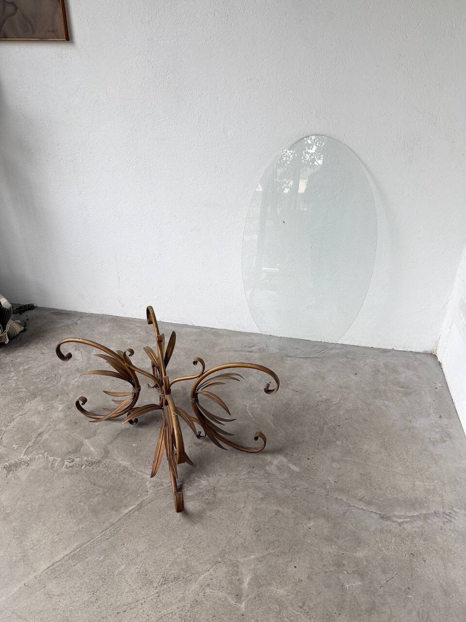 "ear" style coffee table