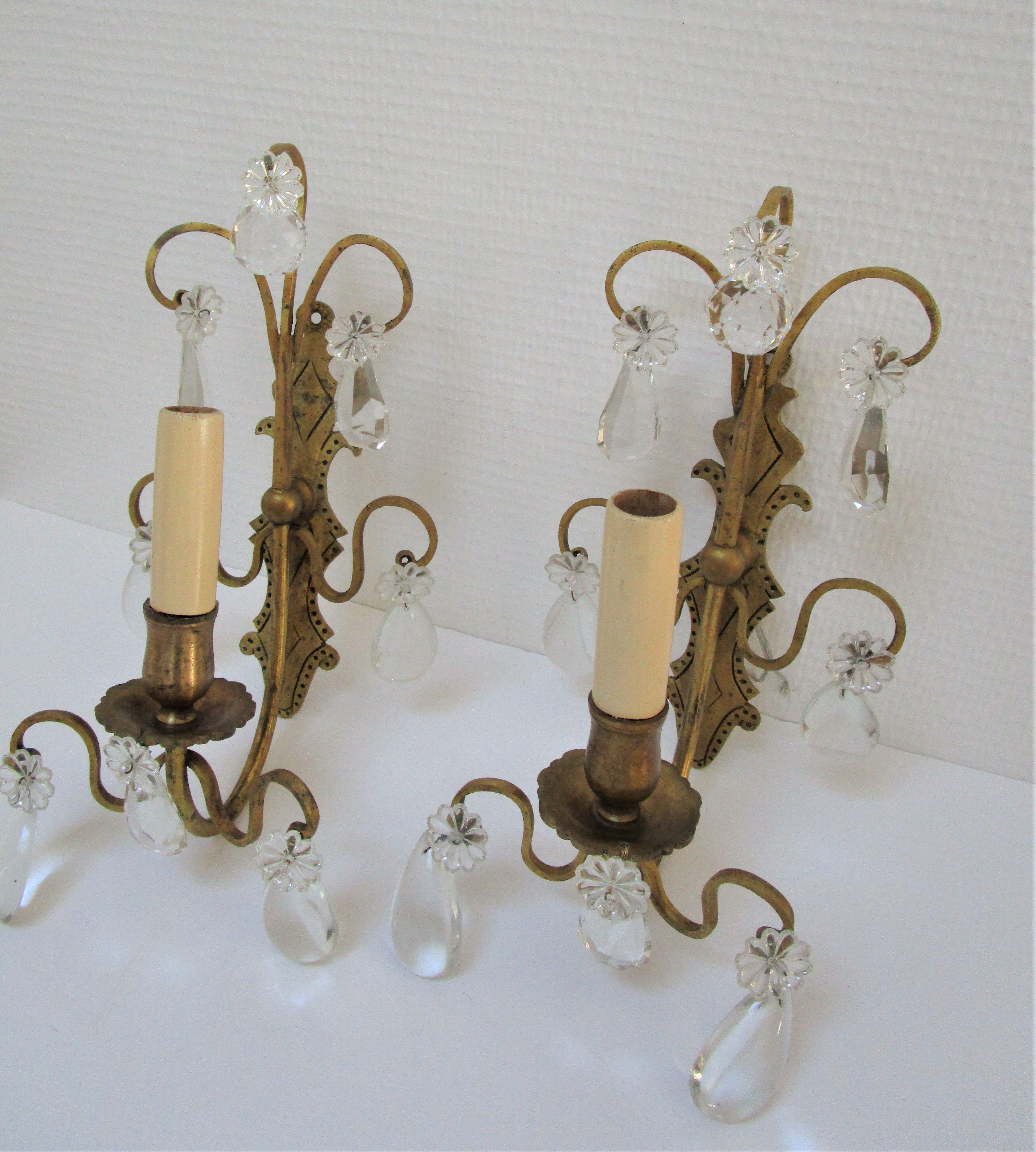 Pair of wall lamps patinated gilded bronze and early twentieth century glass grapevines