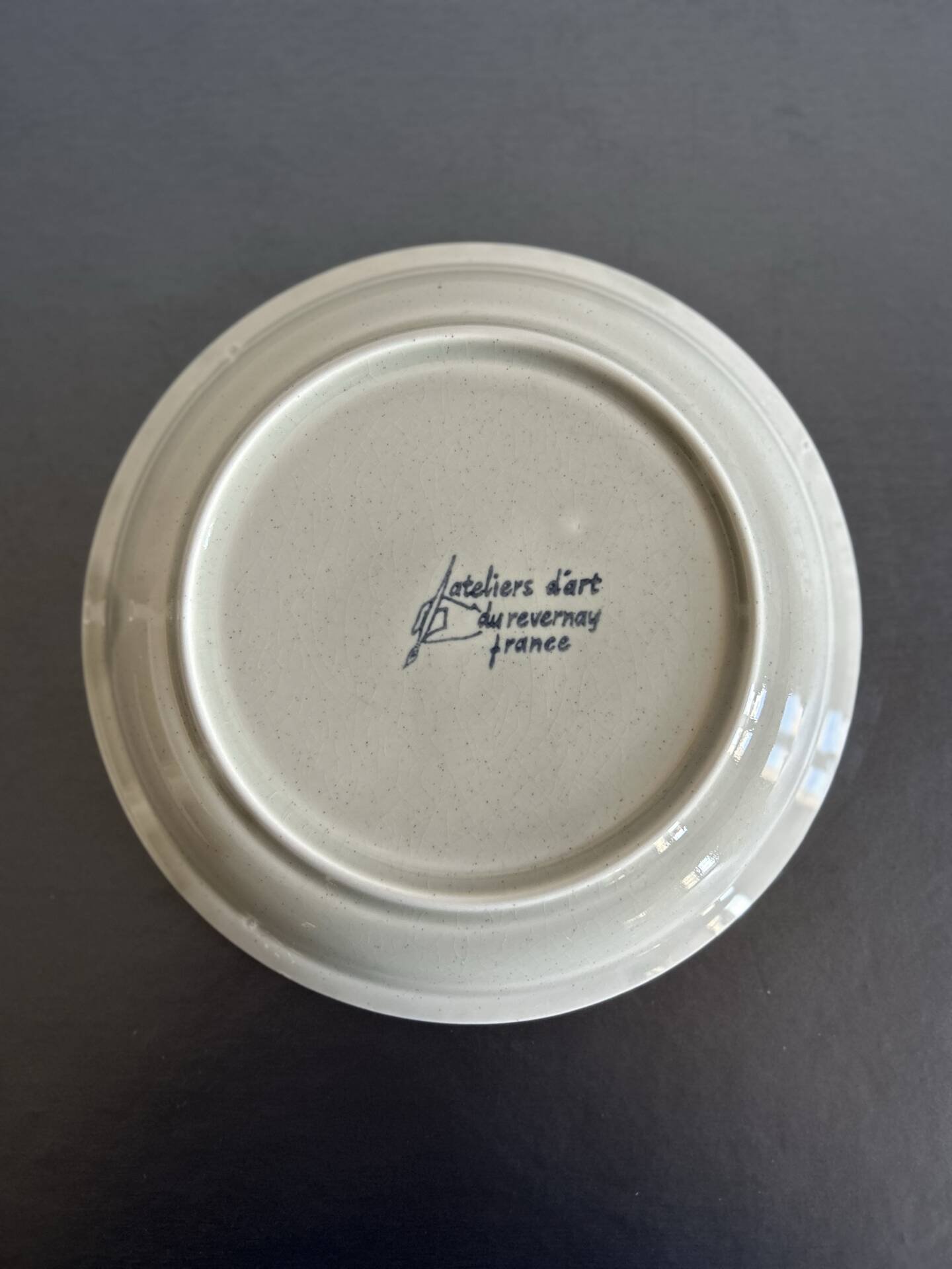 Assiettes en grès mat
