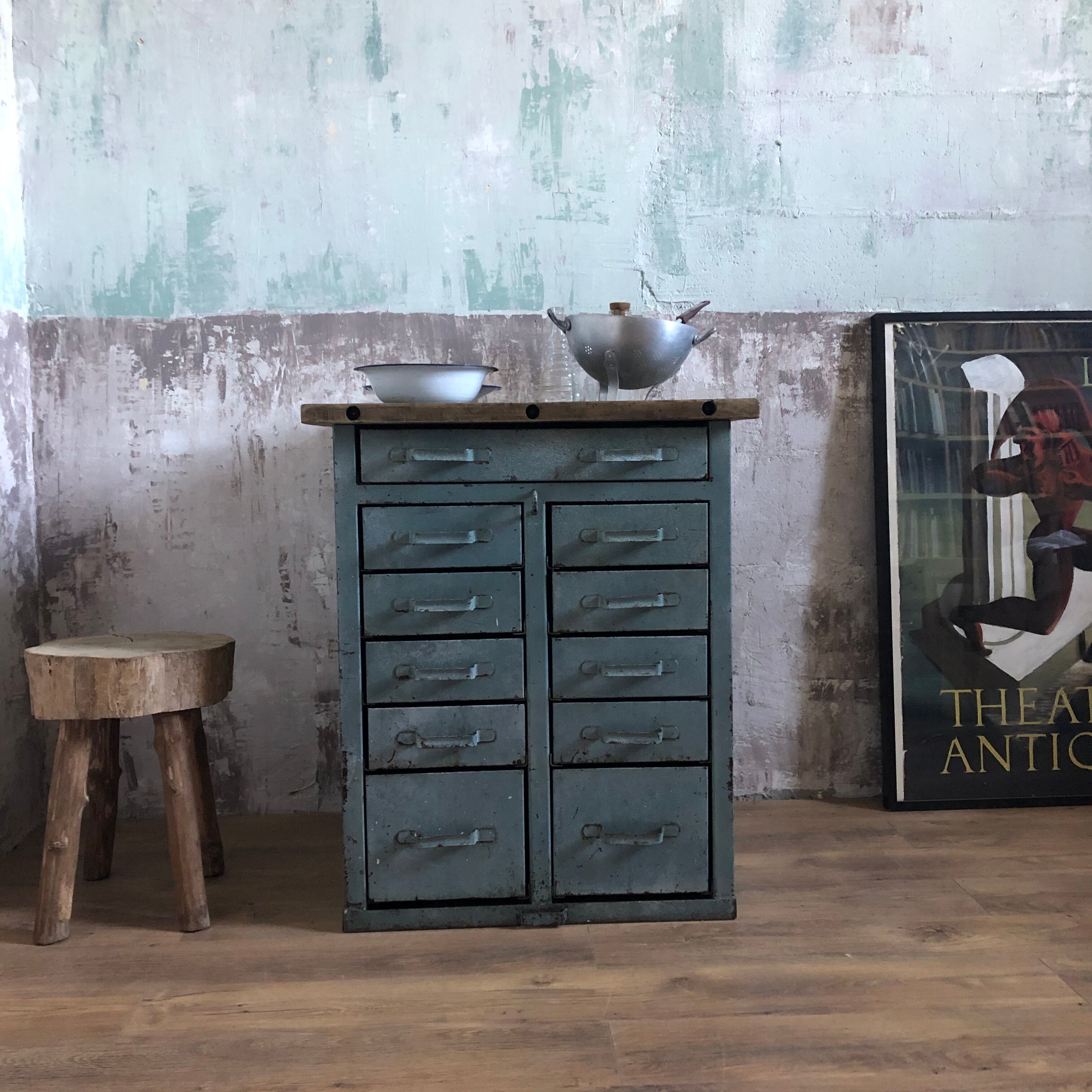 Workshop furniture with drawers, metal and wood