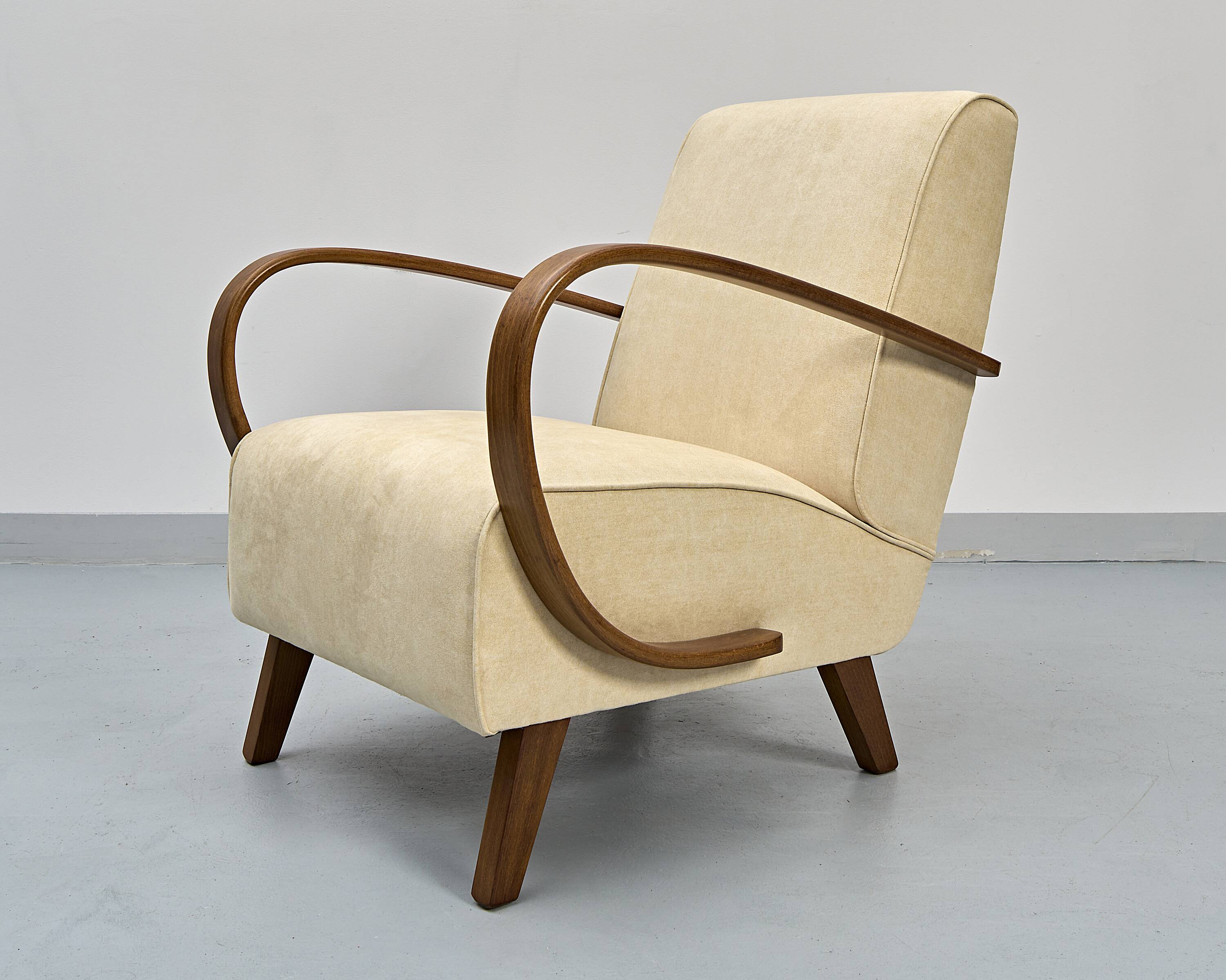 H-410 Armchair by Jindřich Halabala, 30's