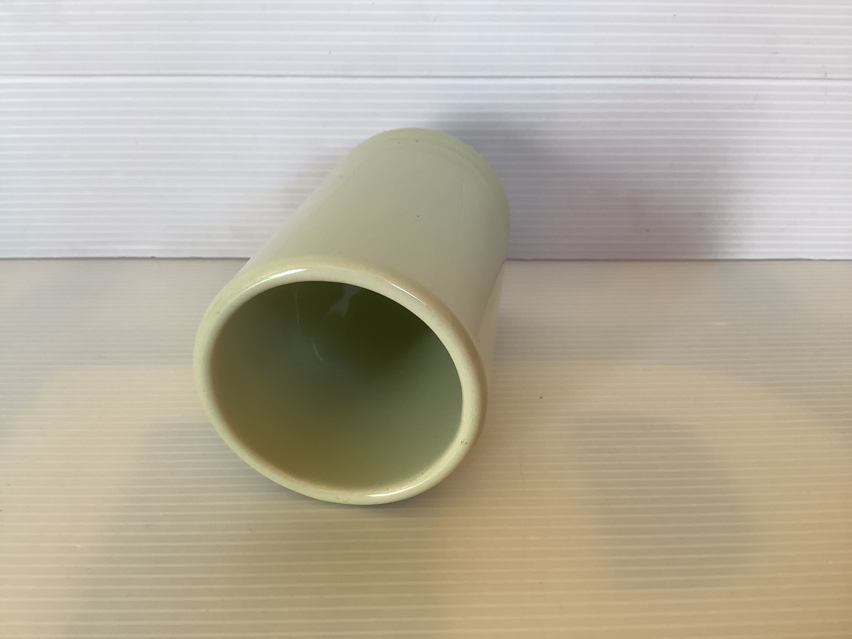 Pale green pencil pot