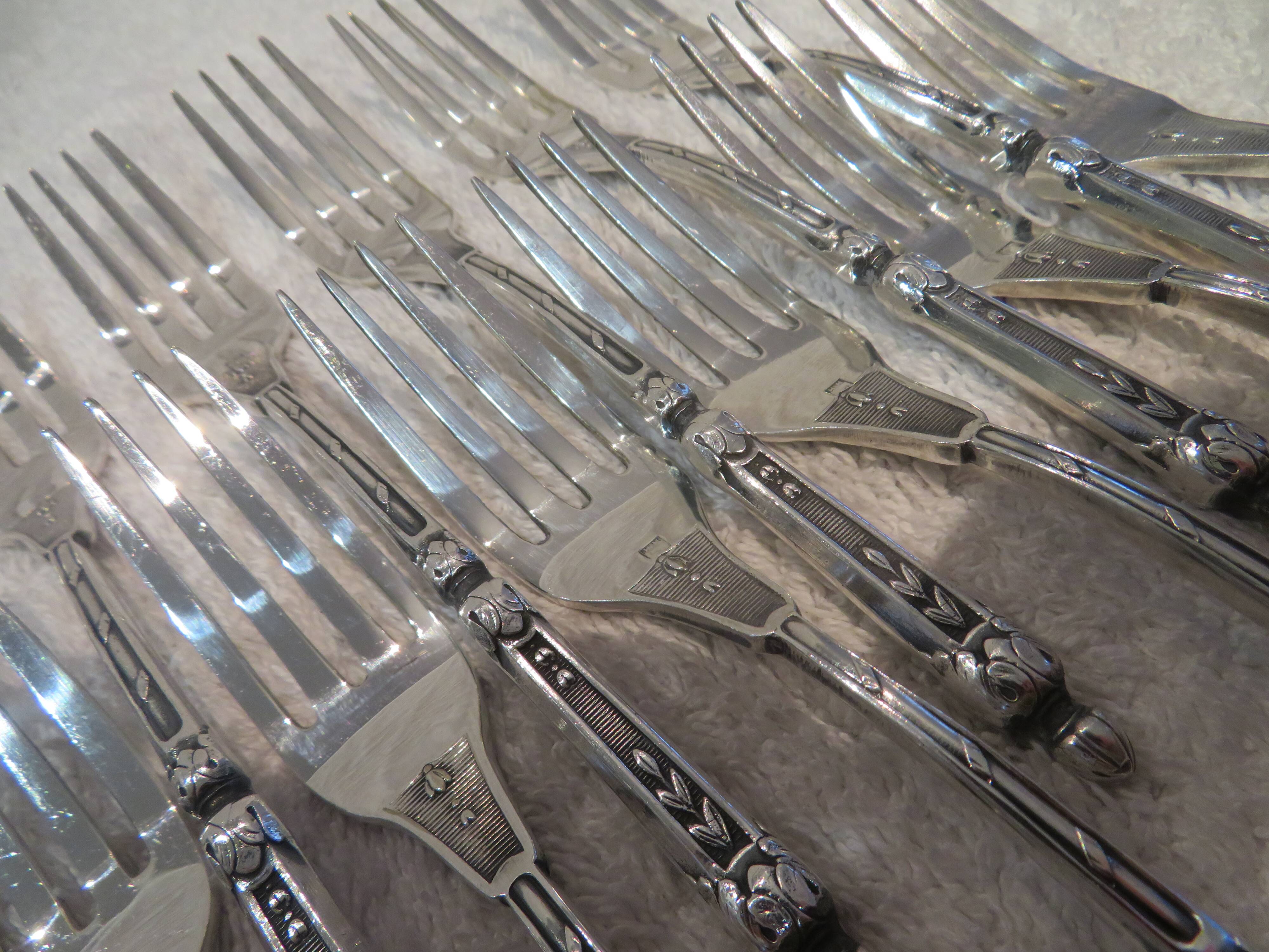 12 silver-plated lunch forks with Manulor Russian-style handles