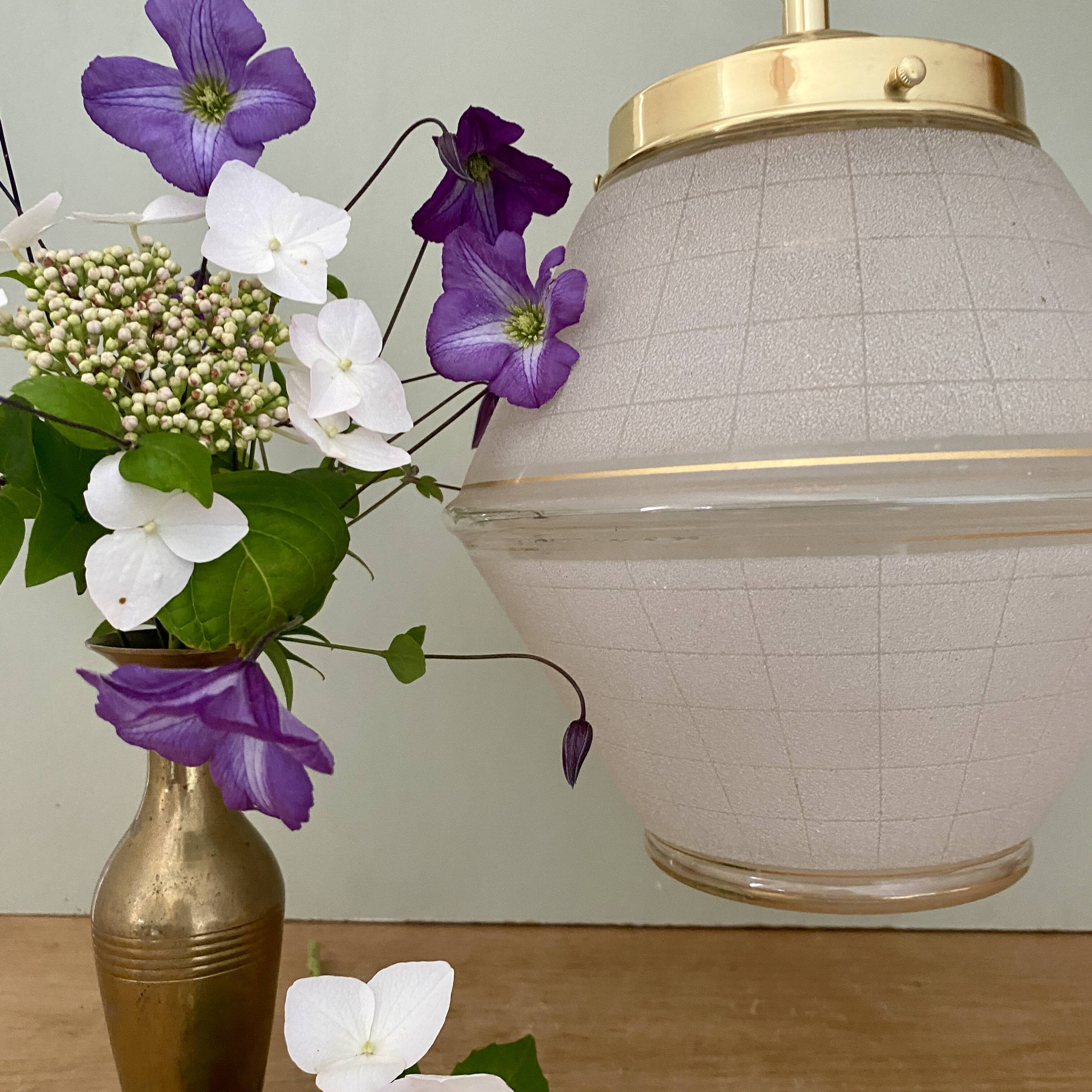 Vintage art deco globe pendant light in granite glass and gold