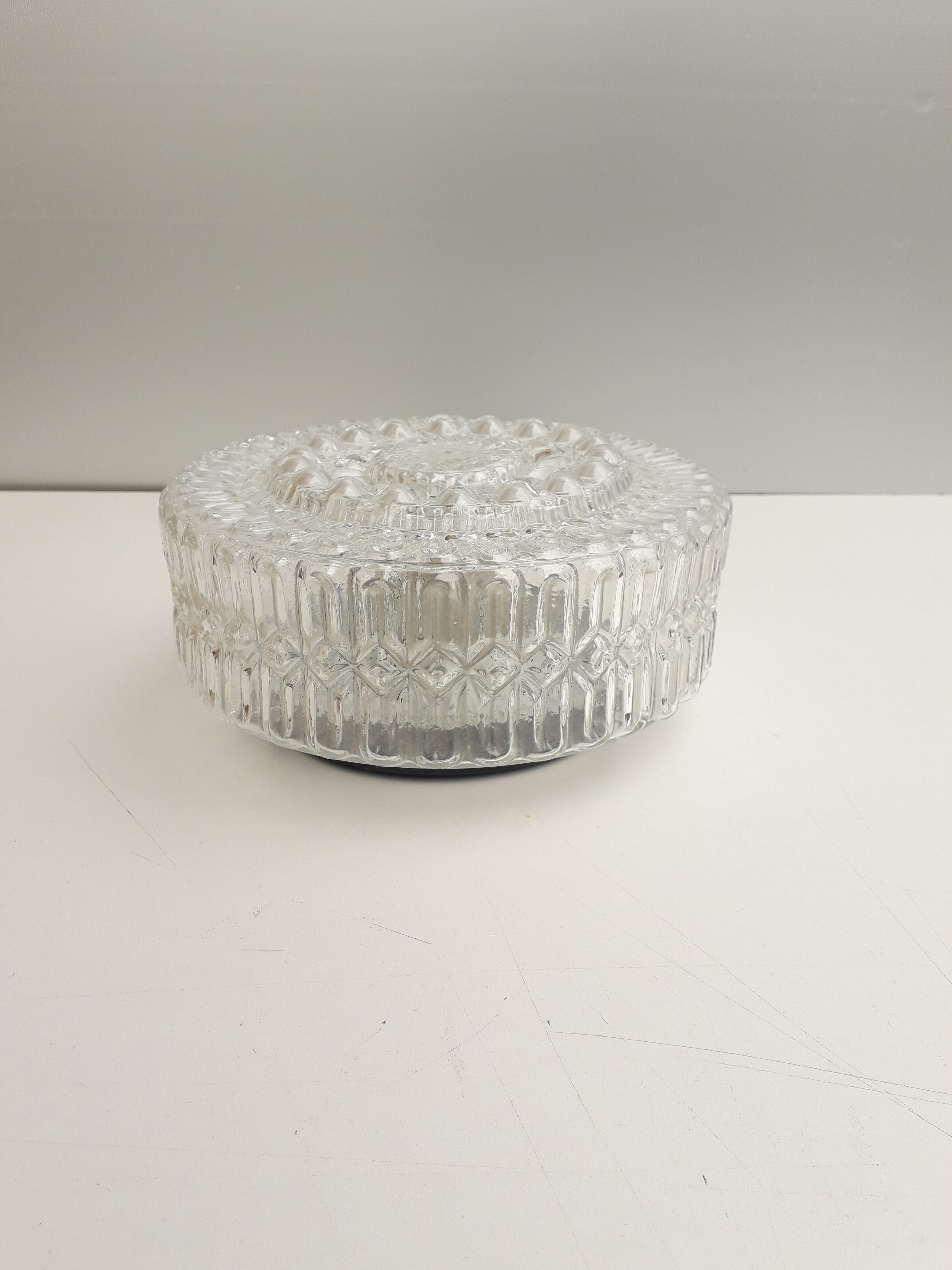 Vintage ceiling lamp / wall lamp - Molded glass - Round shape - 1970
