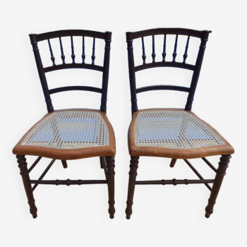 Deux chaises cannées en bois de qualité totalement relookees