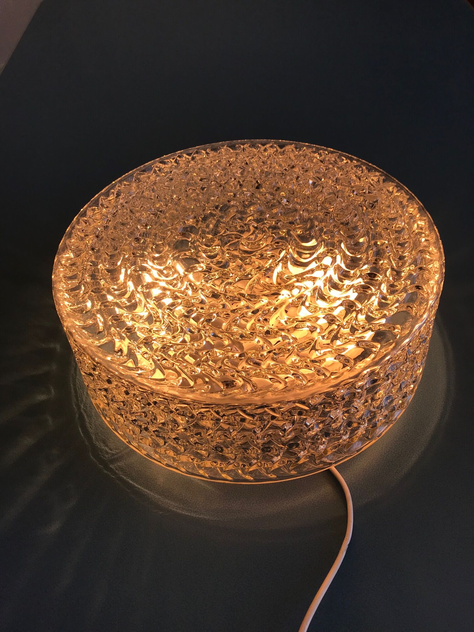 Round ceiling light in molded glass