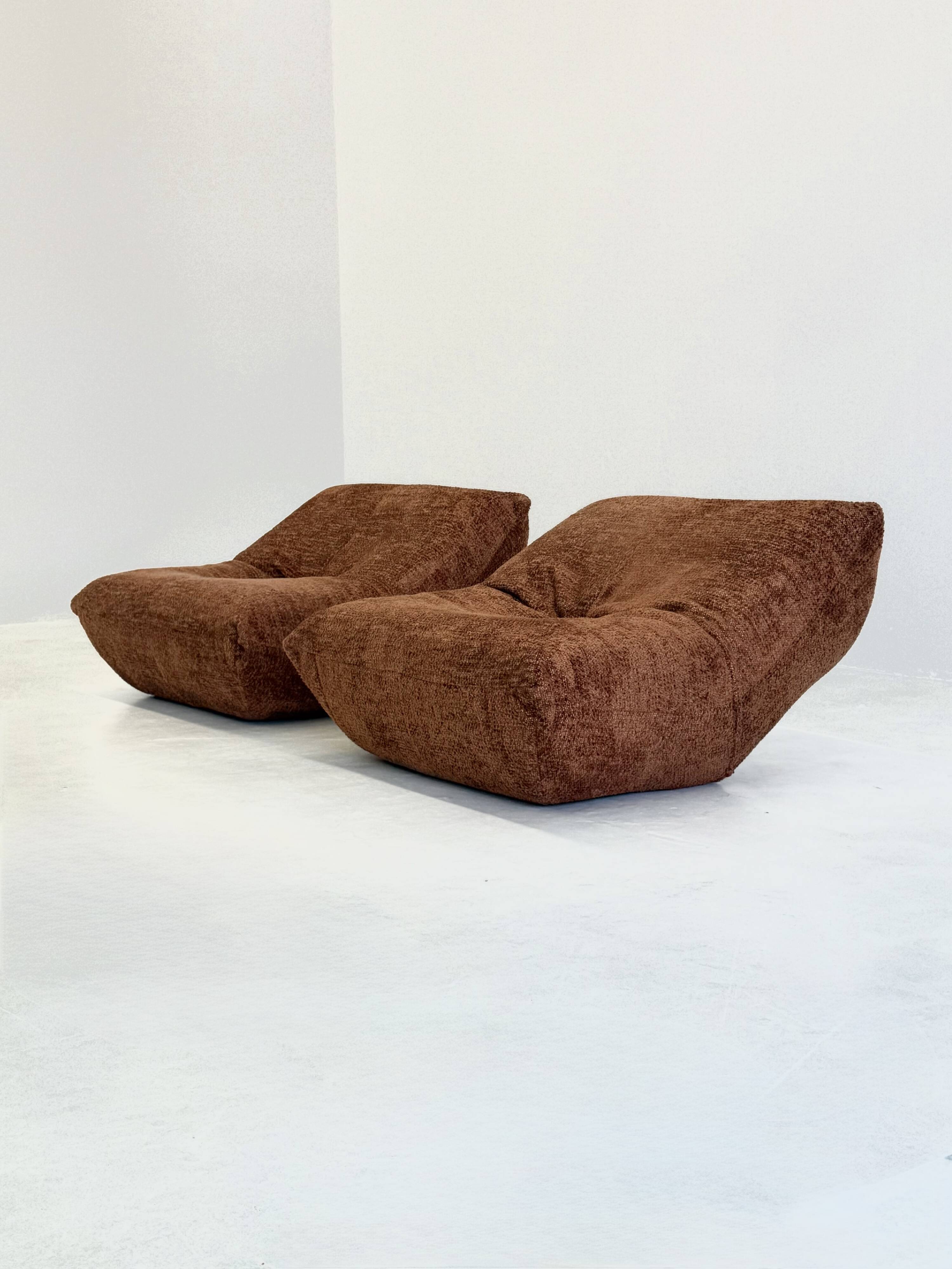 Papillon lounge chairs by Guido Maria Rosati for Giovannetti in rust brown