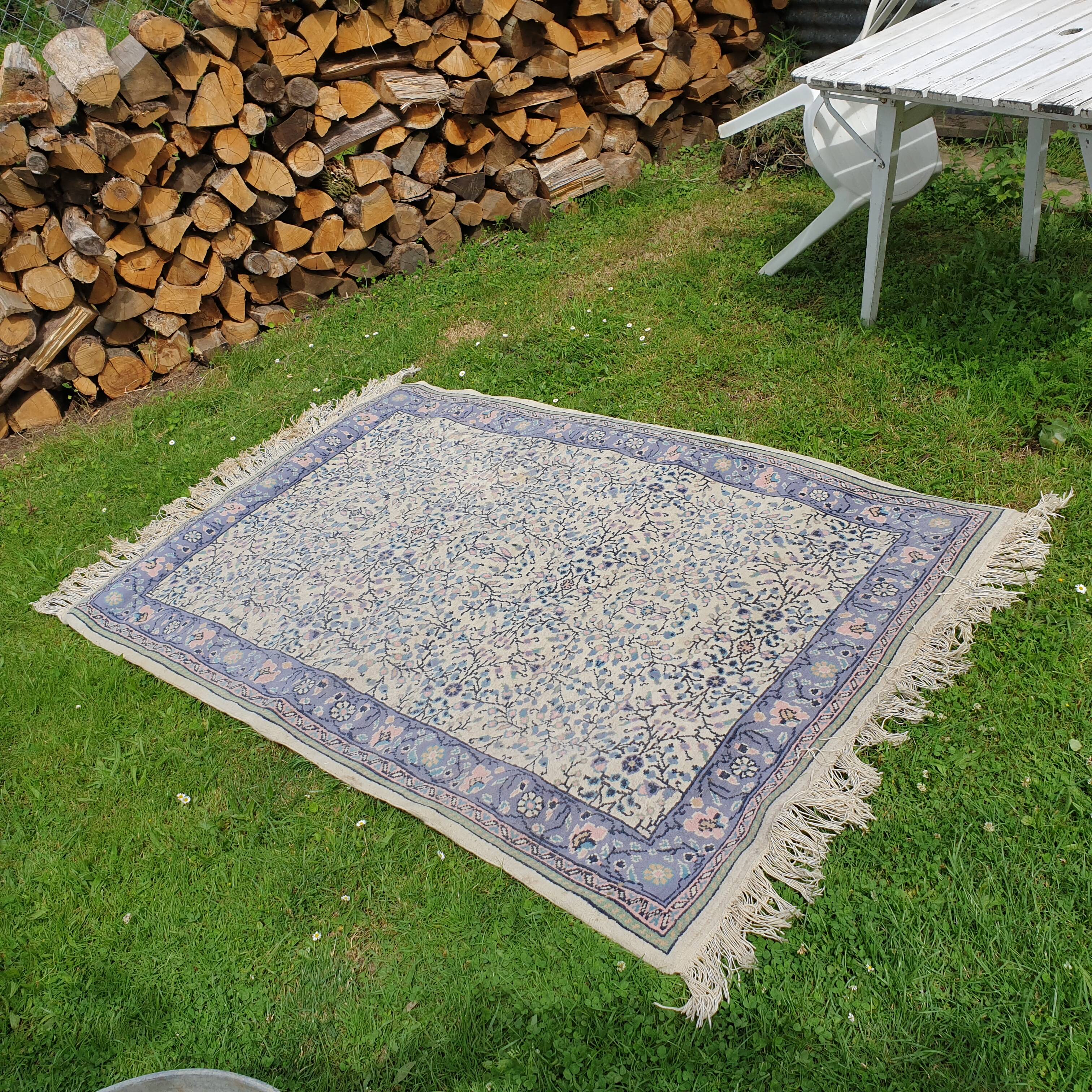 Tapis tunisien tissé à a la main en laine