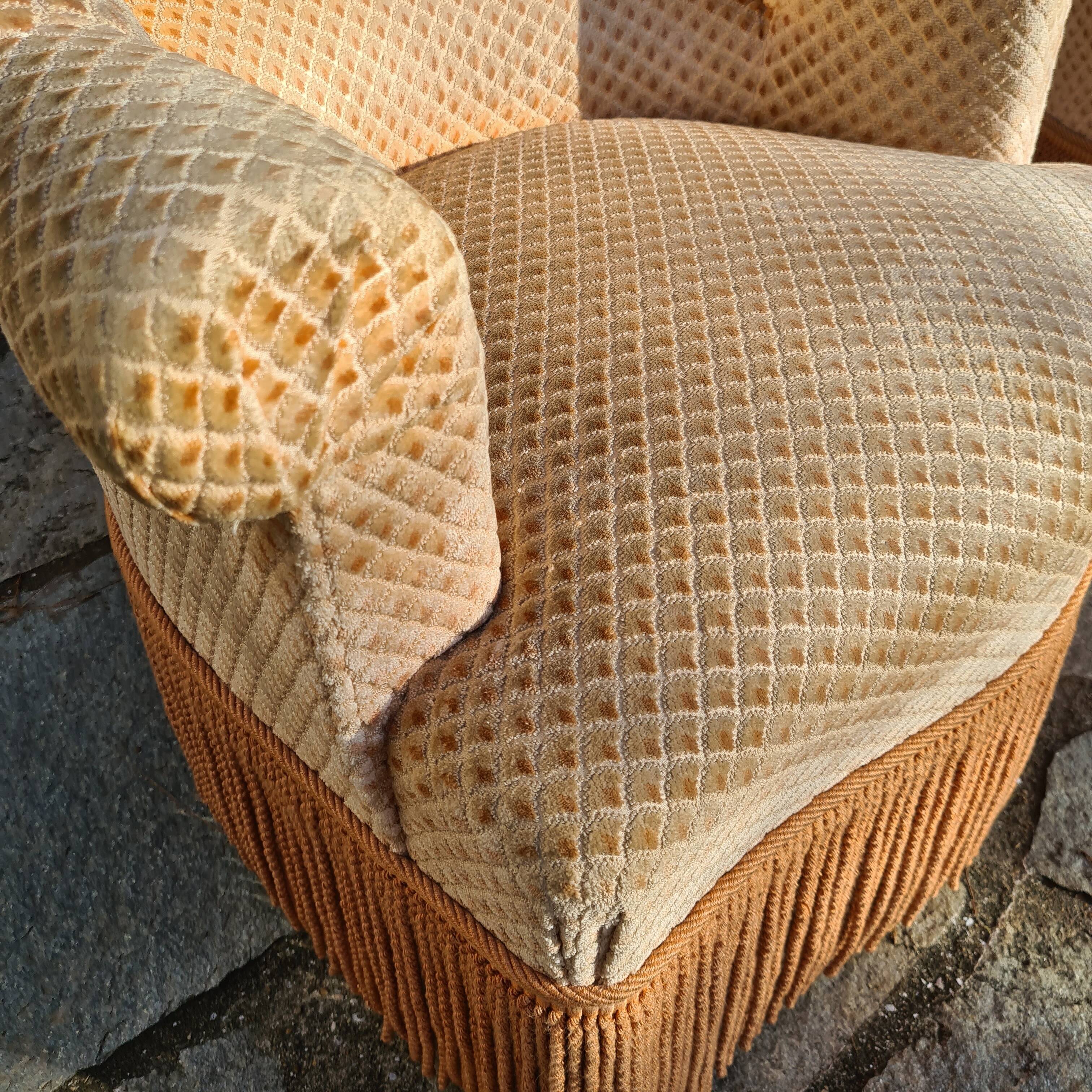 Pair of toad chairs and 1 ottoman