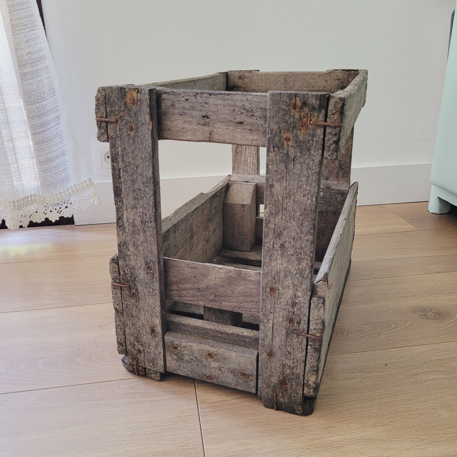 Wooden bottle locker