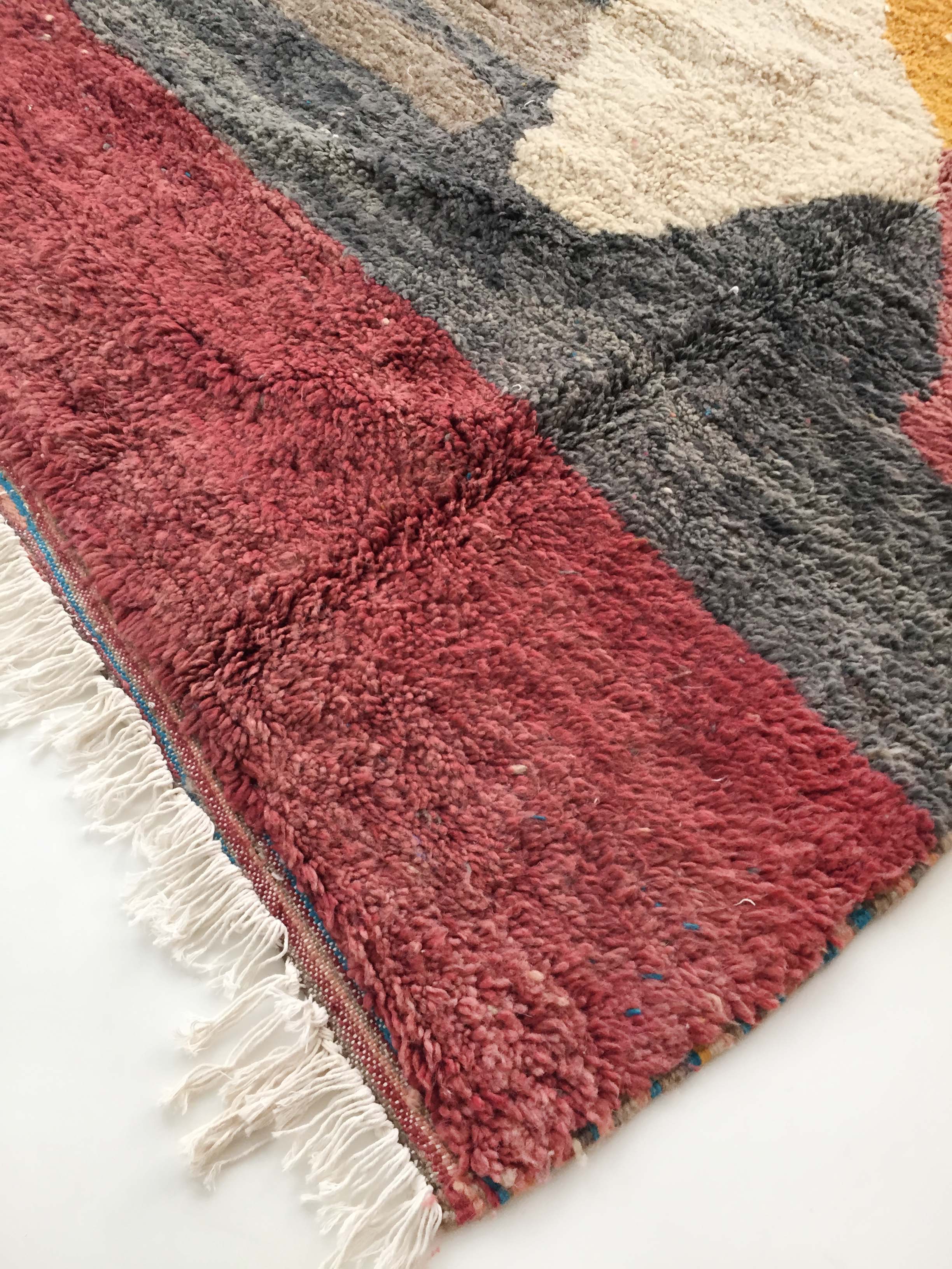 Moroccan Berber carpet Boujaad unbleached with colored flats 243x142cm