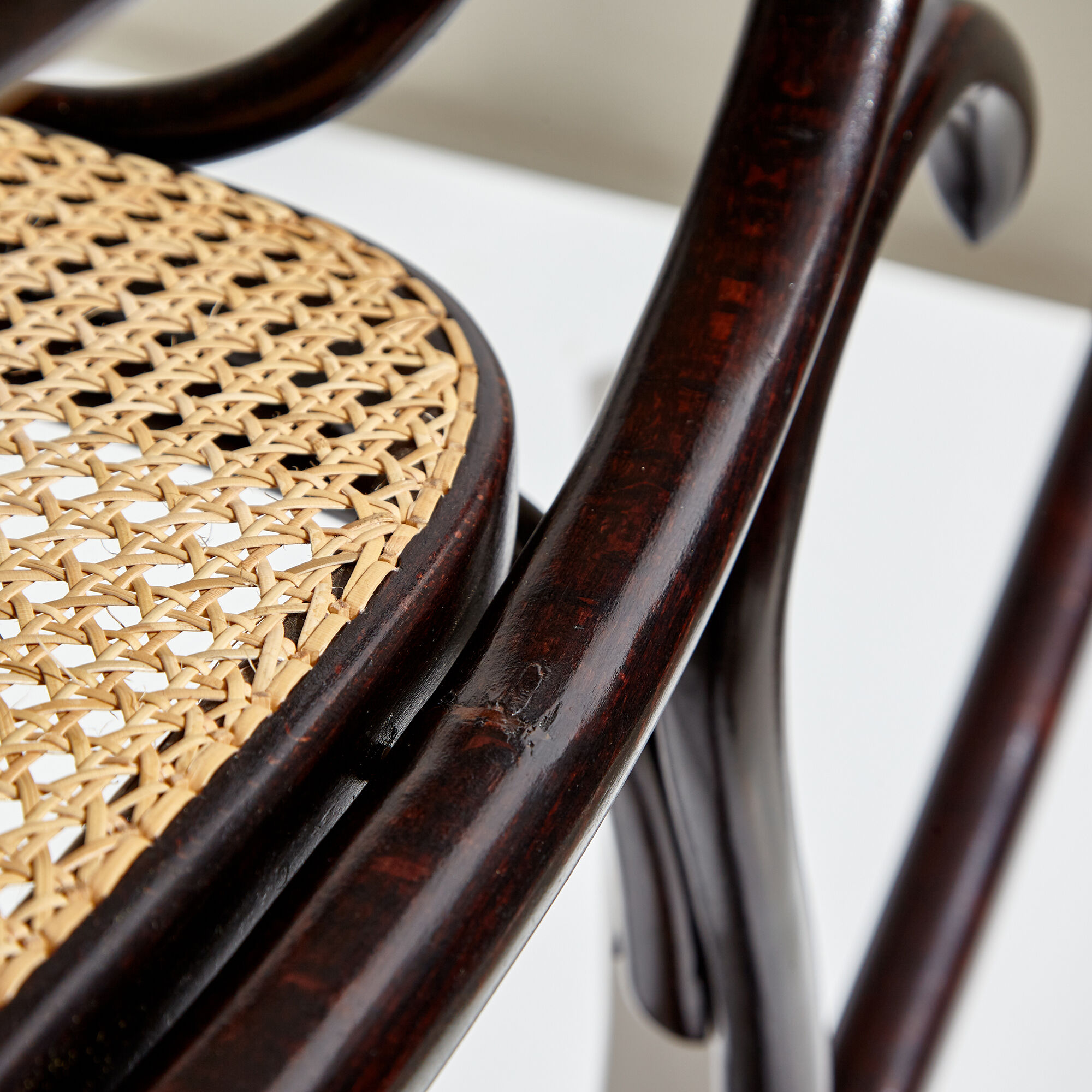 Rocking chair style 825 Thonet