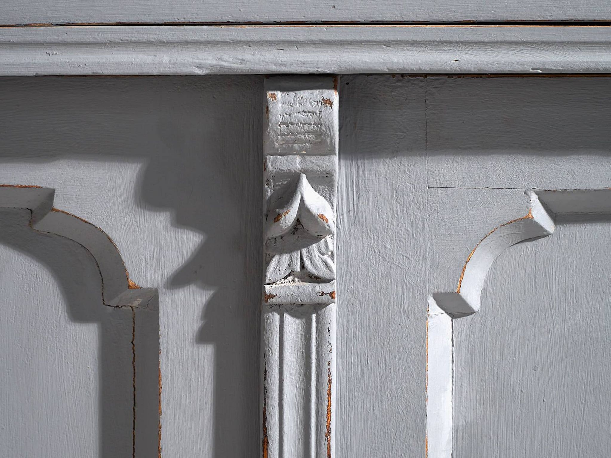 Old living room chest of drawers with two doors (circa 1920) #15