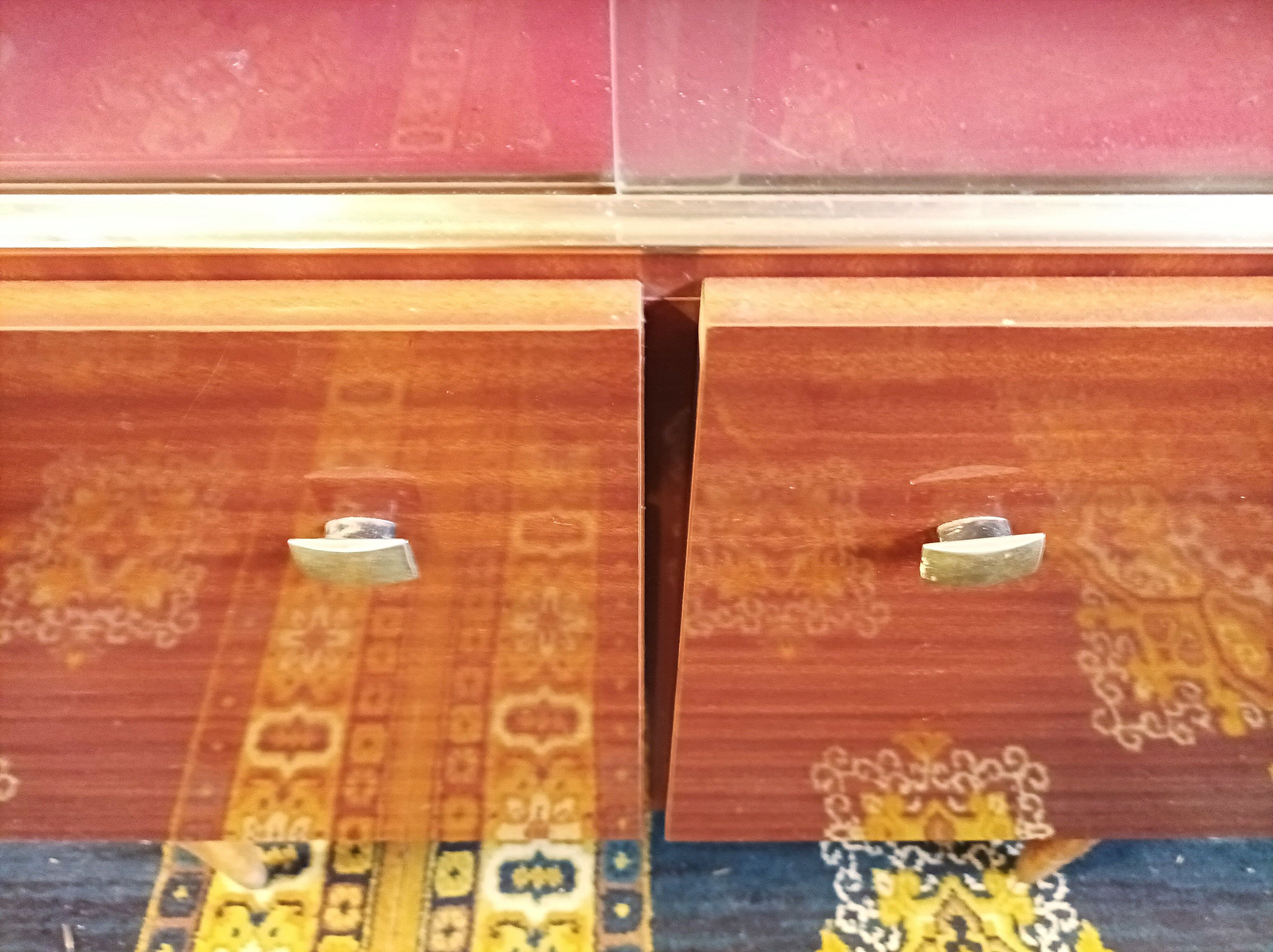 Vintage display cabinet in mahogany veneer