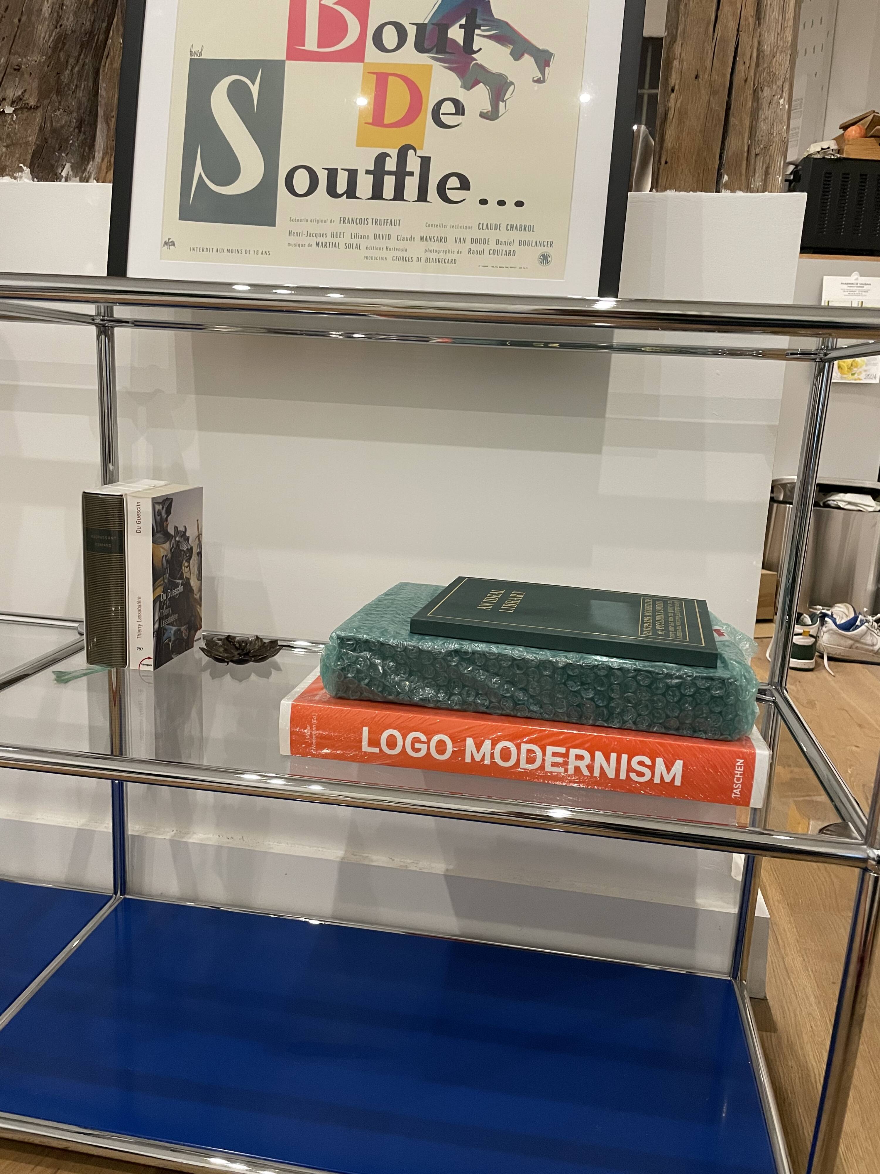 USM Haller display cabinet