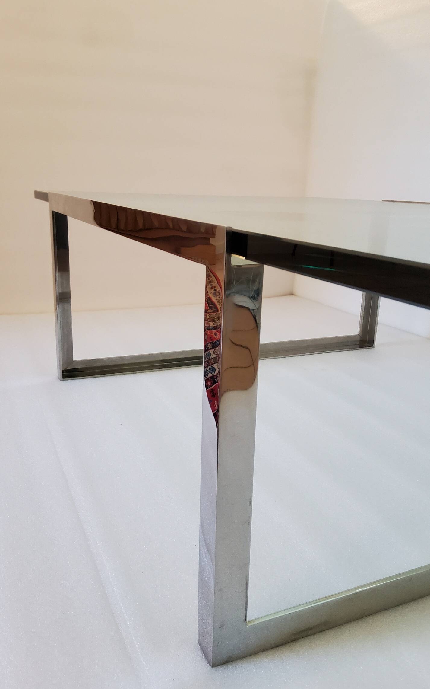 Table basse SM en acier miroir et verre KnollStudio – Design Shelton & Mind