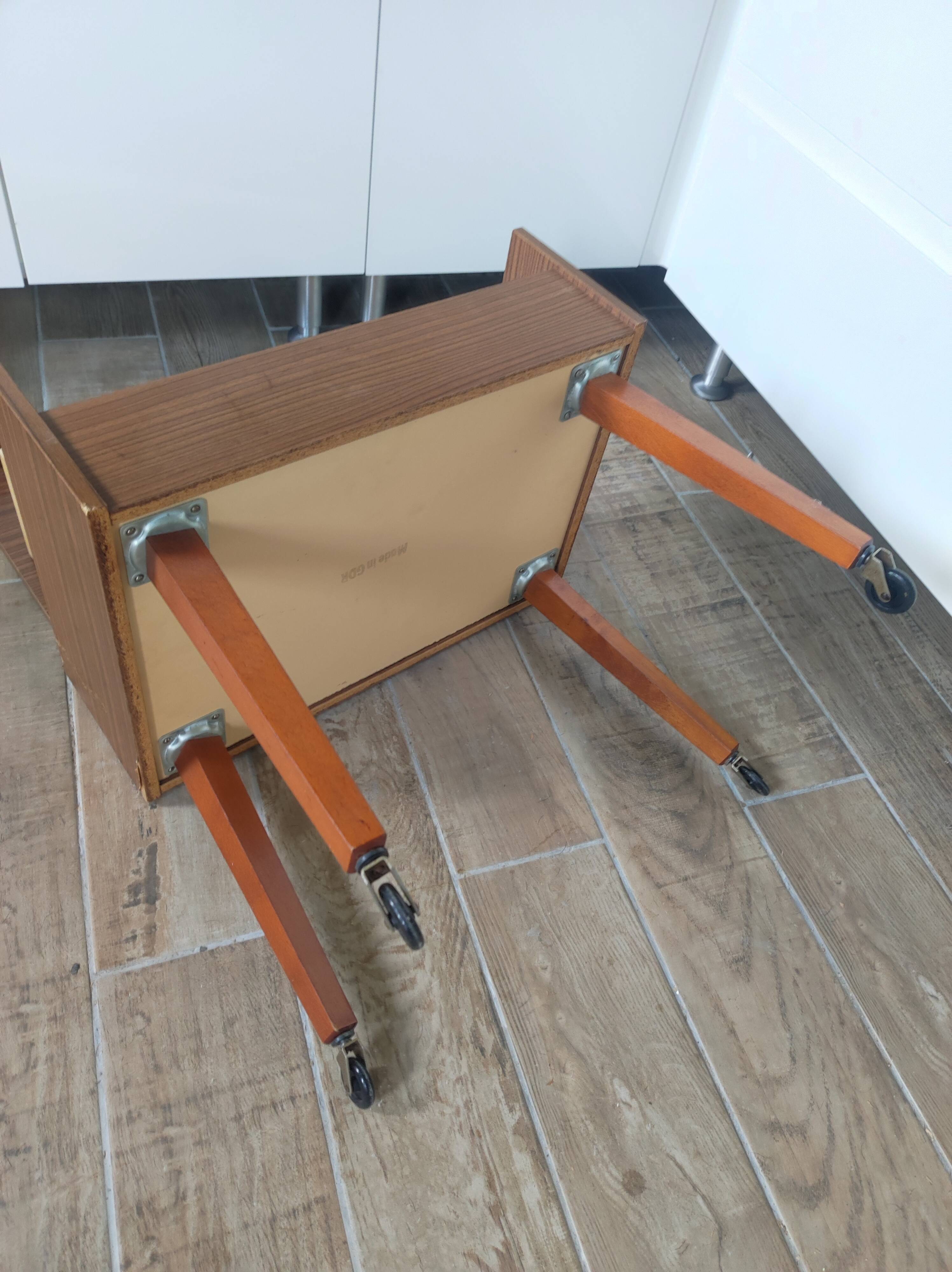 Travailleuse à roulettes table d'appoint pieds compas vintage made in Germany