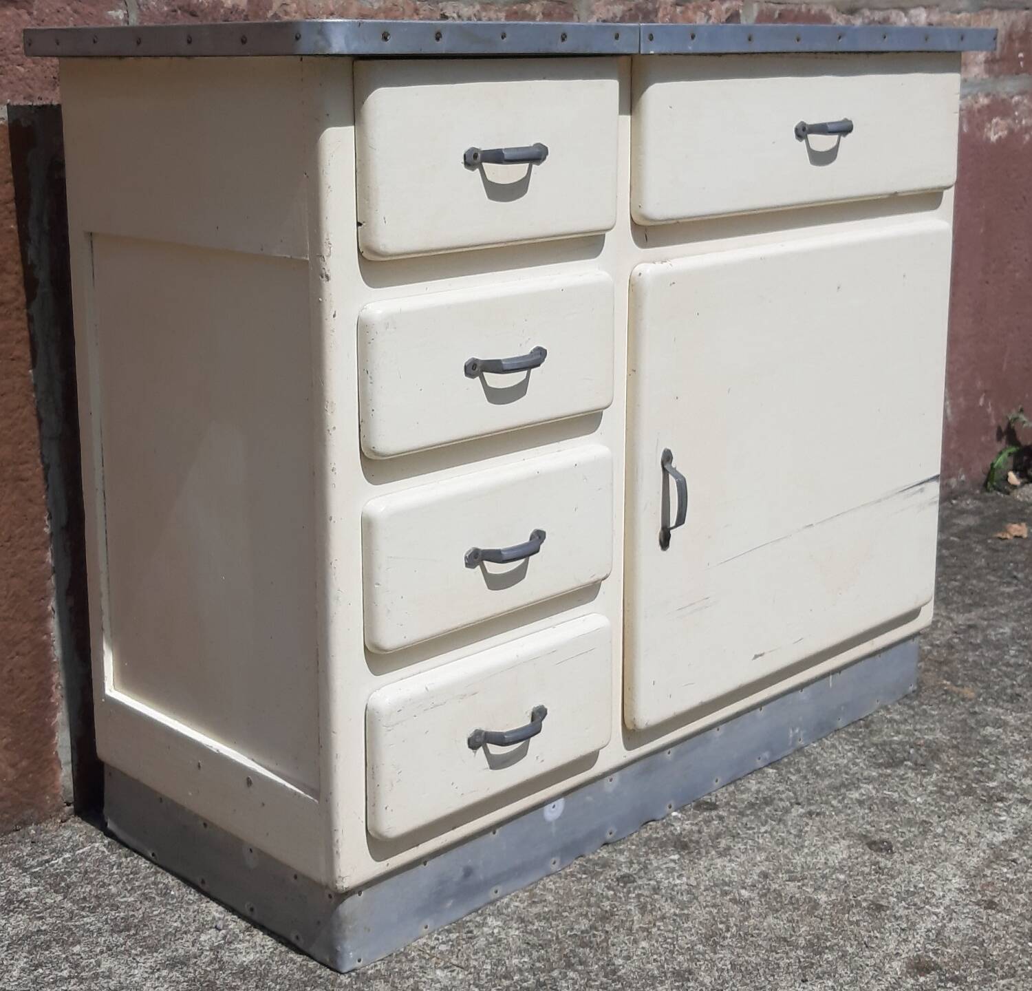 Kitchen buffet (1950s)