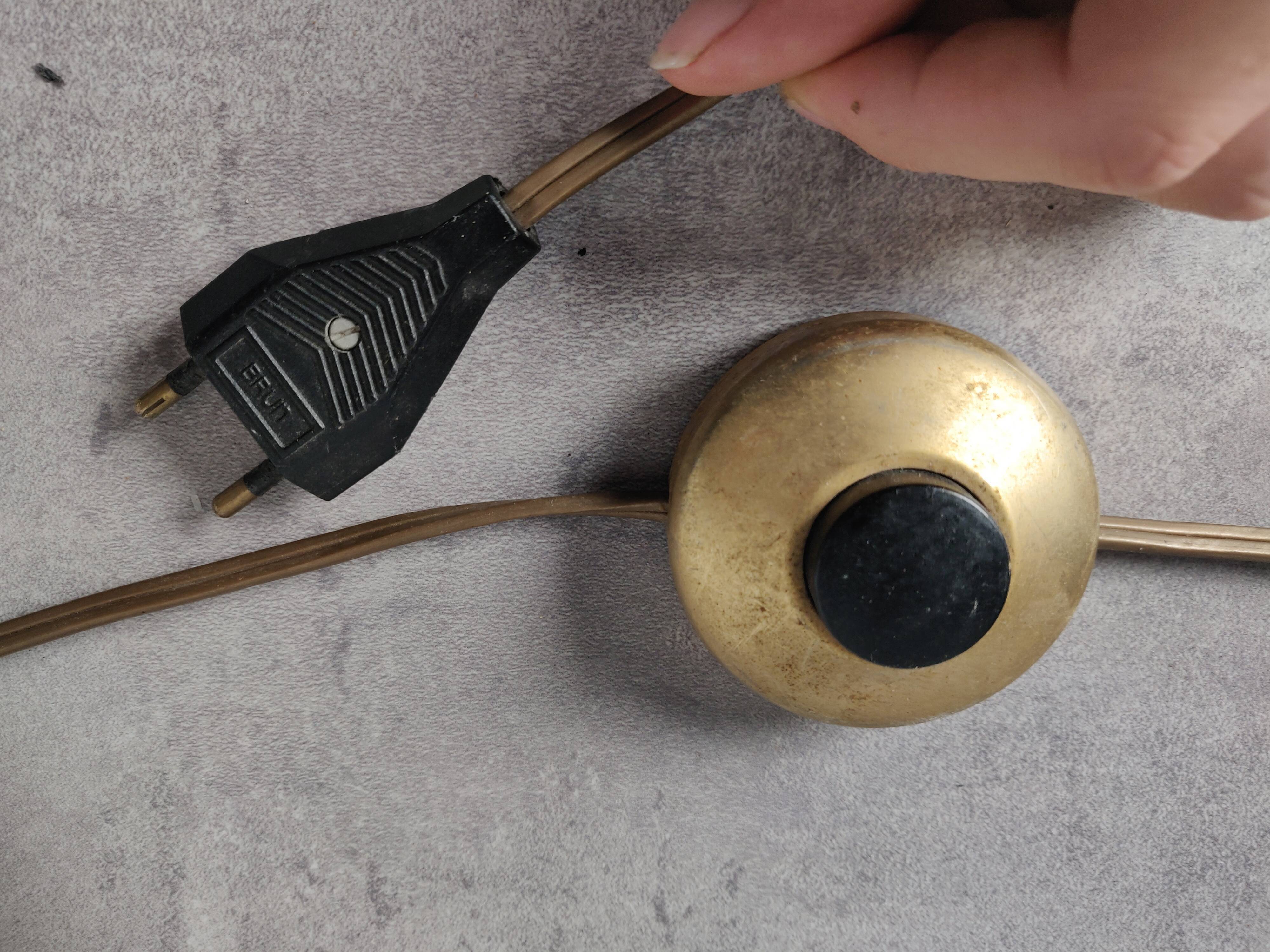 Round of light to pose design 70s