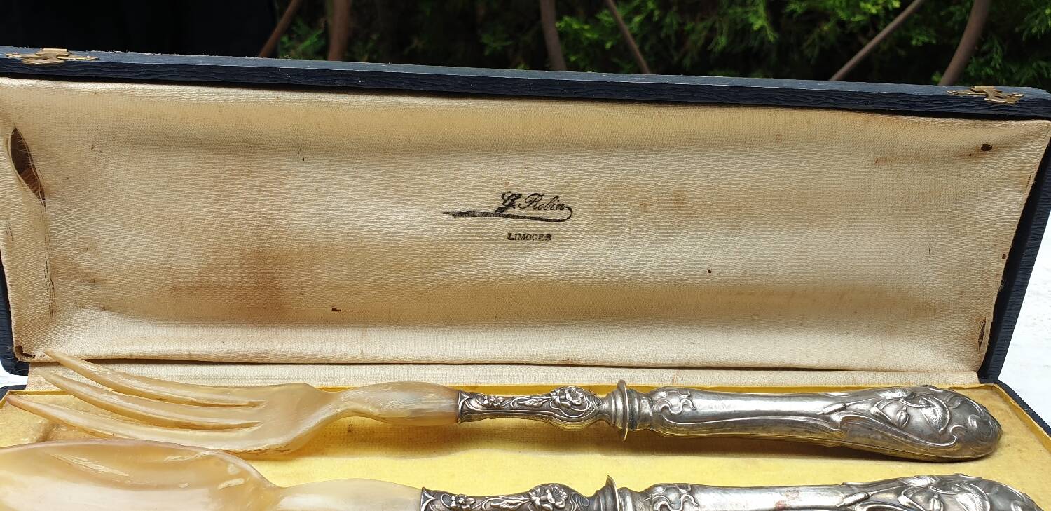 Art Nouveau salad servers in horn and silver metal