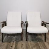 Paire de fauteuils par Jaroslav Smidek restaurés