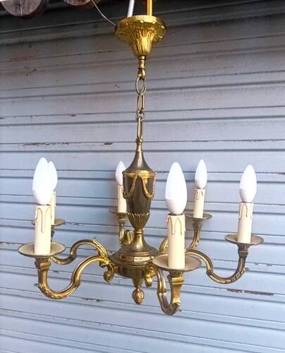 Superb 6-light chandelier in gilded bronze in Louis XVI style, in working condition.