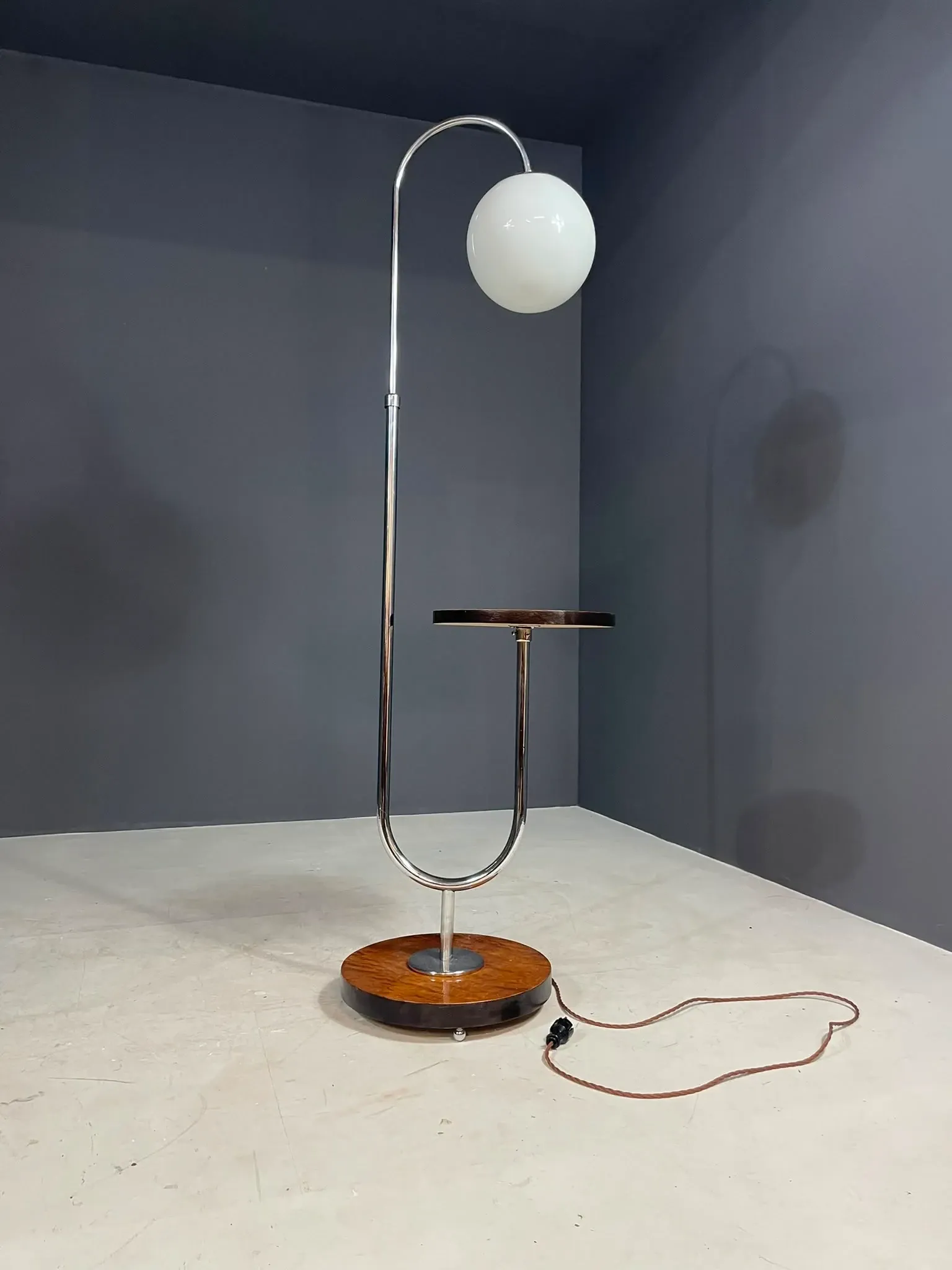 Restored Bauhaus floor lamp with integrated table by R. Slezák, chrome and wood, Czechoslovakia, 1920s, 172 × 45 cm