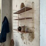 String-type wall shelf