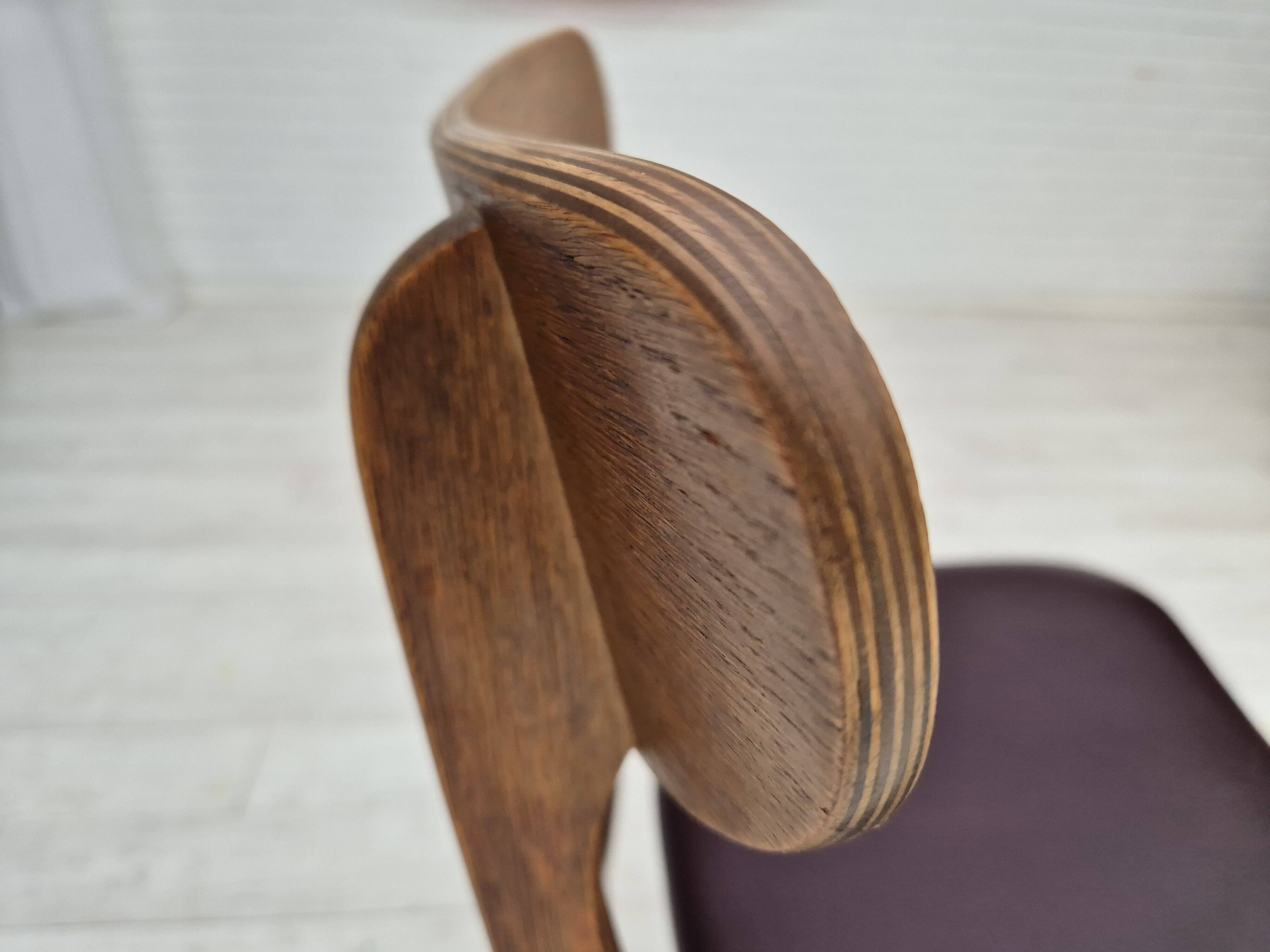 1960s, set of 6 Danish dinning chairs, solid oak wood, reupholstered.