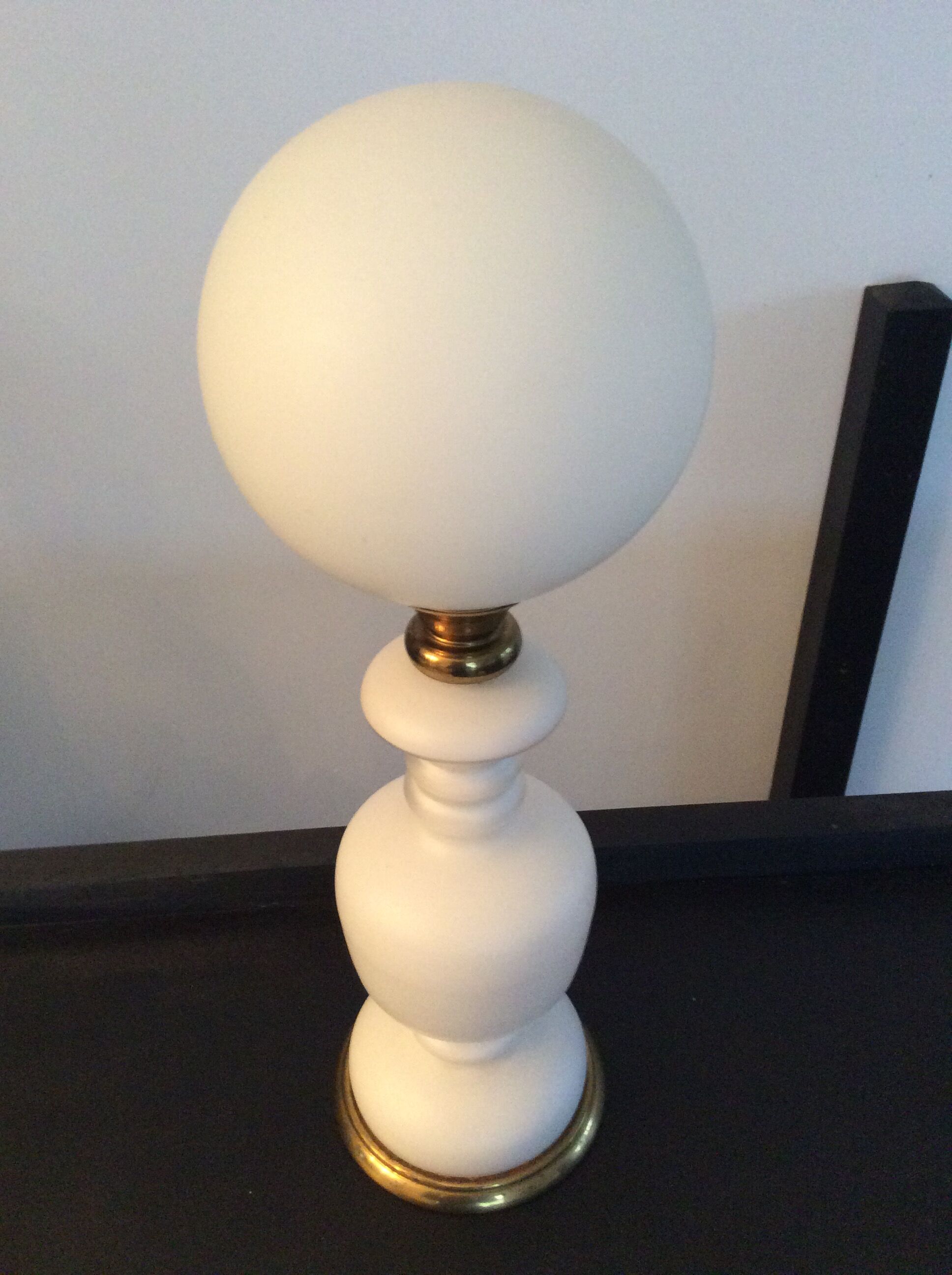 Vintage opaline and brass lamp 60/70