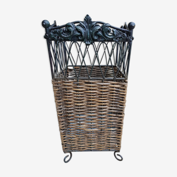 Iron and wicker umbrella carrier
