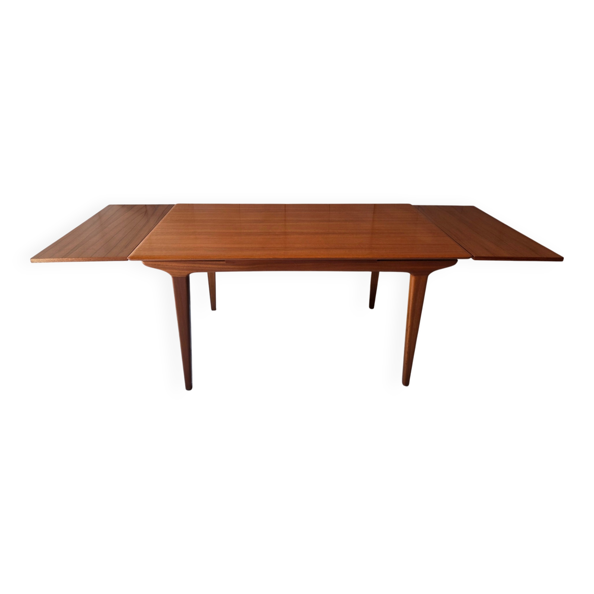 Scandinavian table