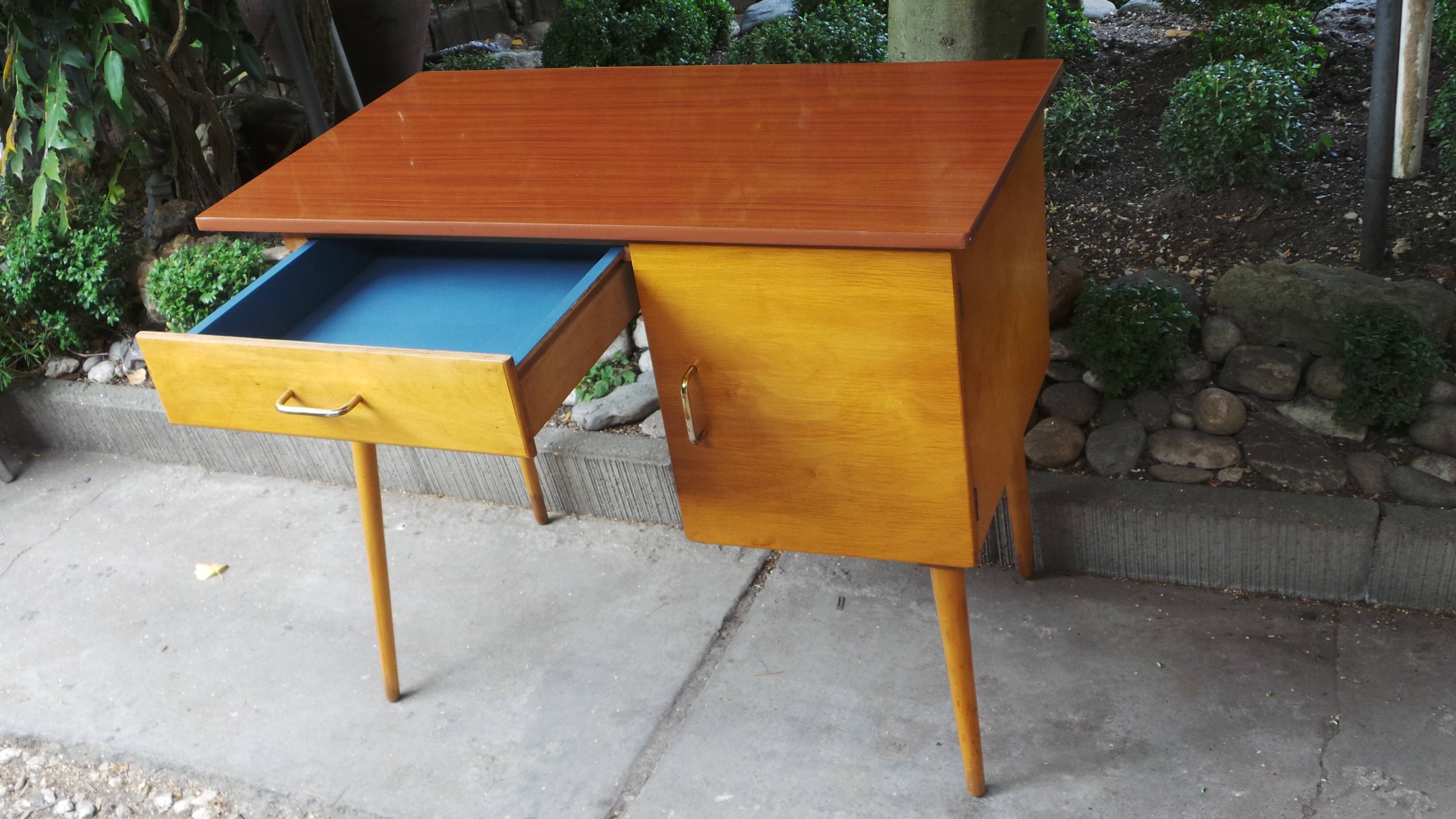 Desk feet compass baumann