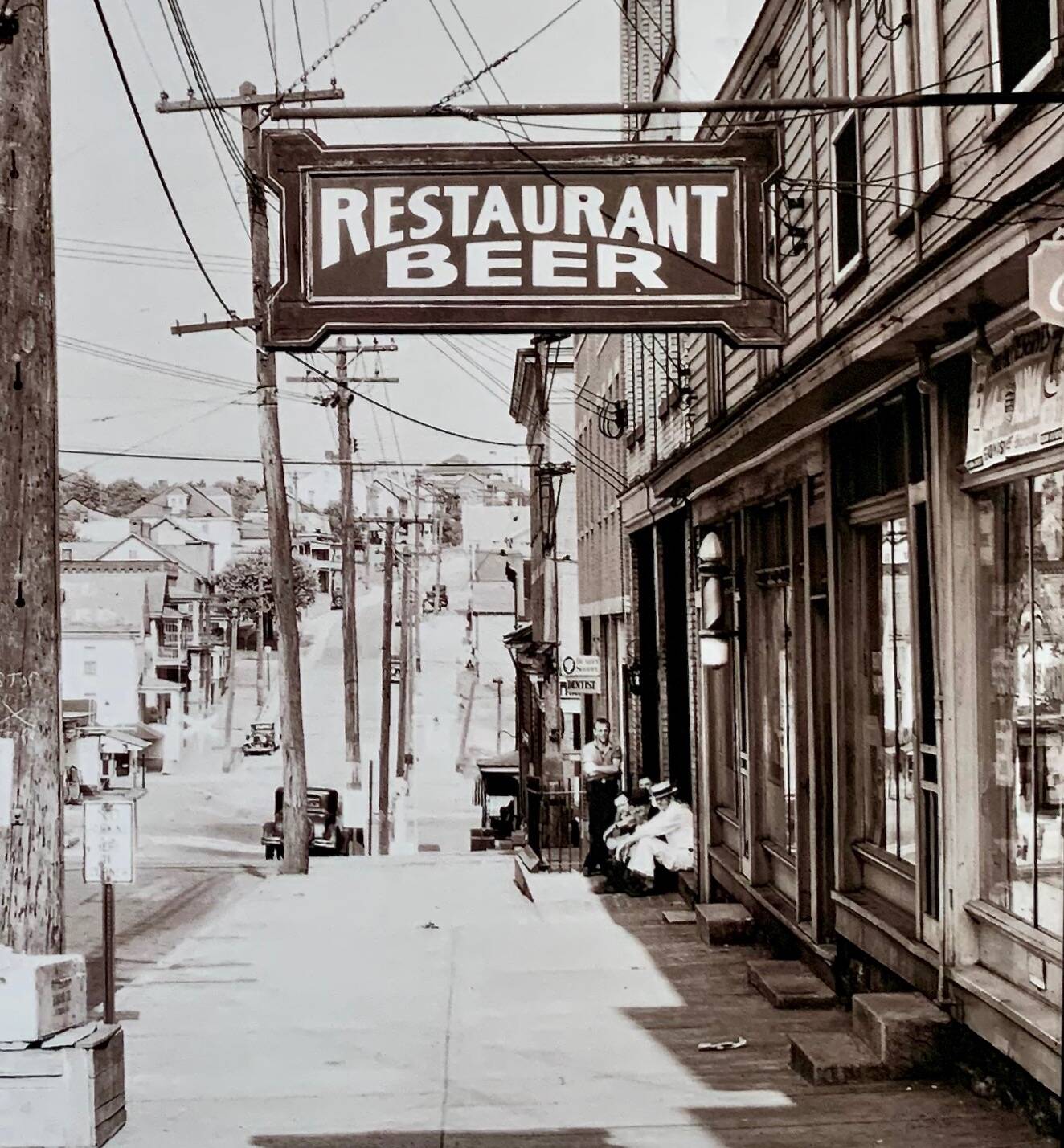 📸 Fine Art Photography W.Evans – Street Scene in Mount Pleasant, Pennsylvania