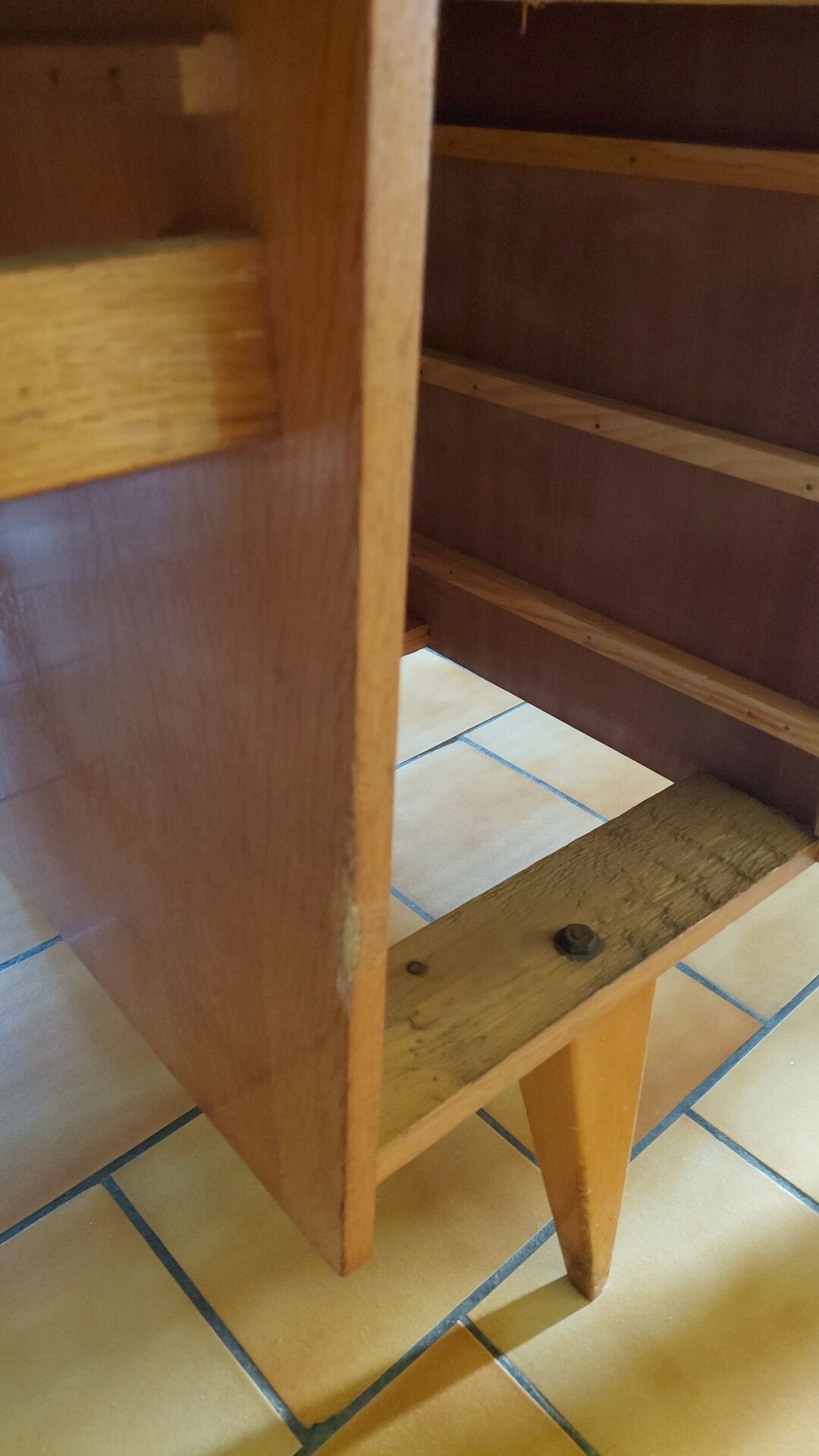 Compass leg desk