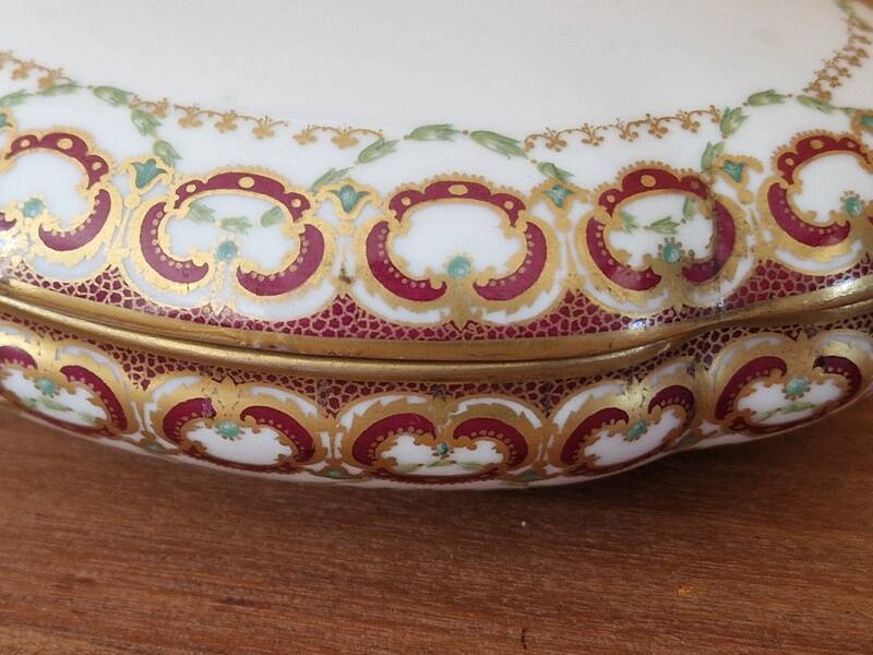 Theodore Haviland - Mousseline porcelain bonbonnière - Limoges 1900