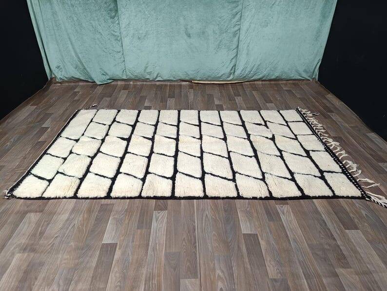 Handmade pure wool rug, size 140 x 260 cm.