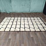 Handmade pure wool rug, size 140 x 260 cm.