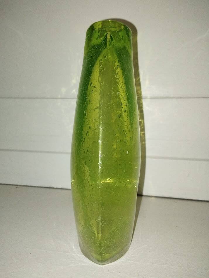 Chartreuse green blown glass vase – vintage handcrafted piece