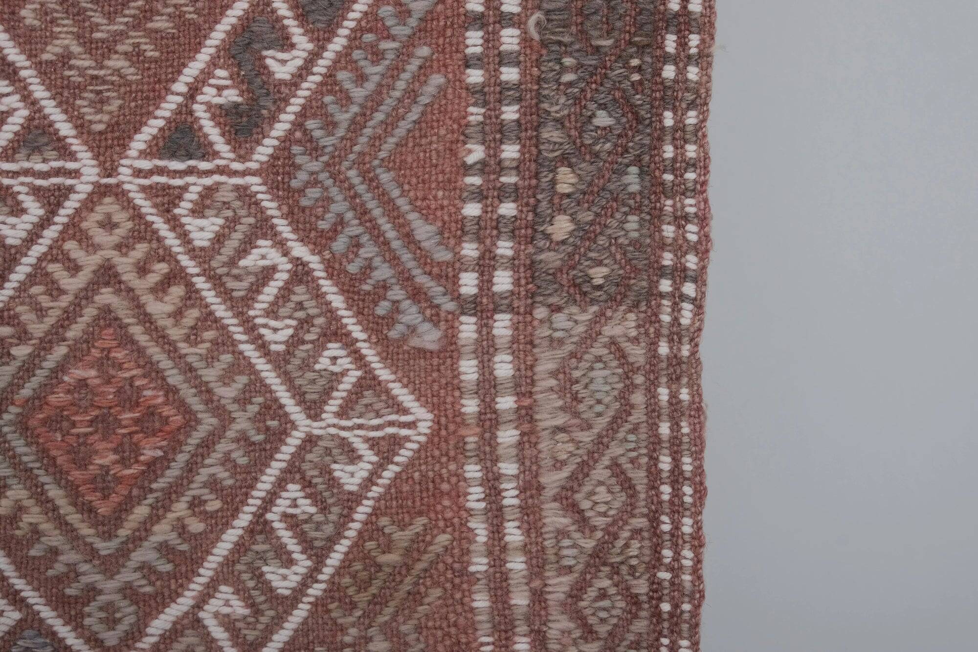 Vintage Turkish kilim, handwoven, 137x235 cm.