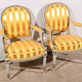 Paire de Fauteuils Cabriolet, en Bois réchampi, style Louis XVI – Fin XIXe
