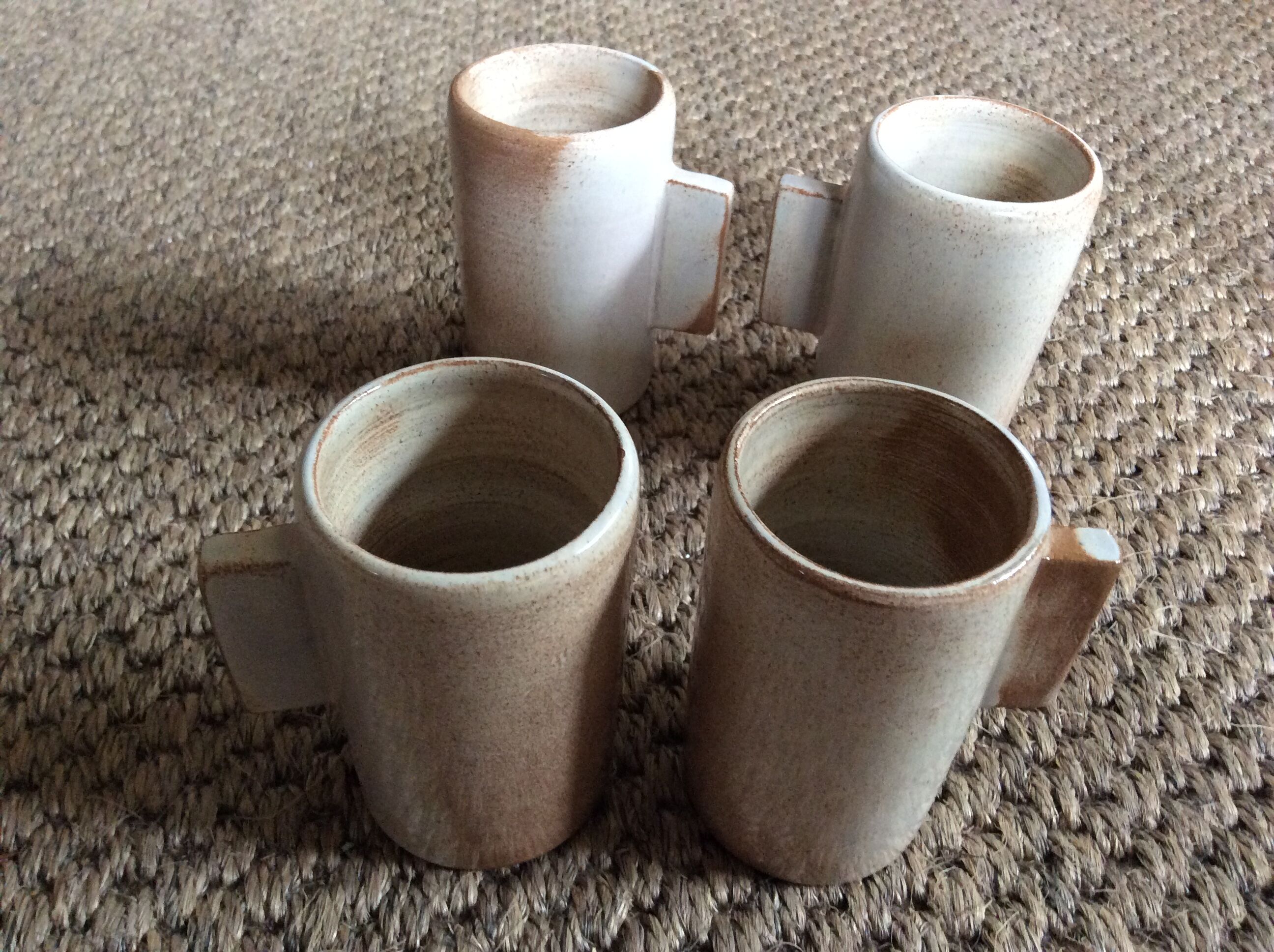 Série de 4 tasses en grès