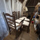 Ensemble de 6 chaises de salle à manger en chêne ancien rembourrées, comprenant 2 fauteuils.