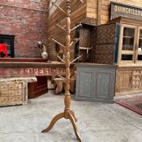 Free-standing coat rack