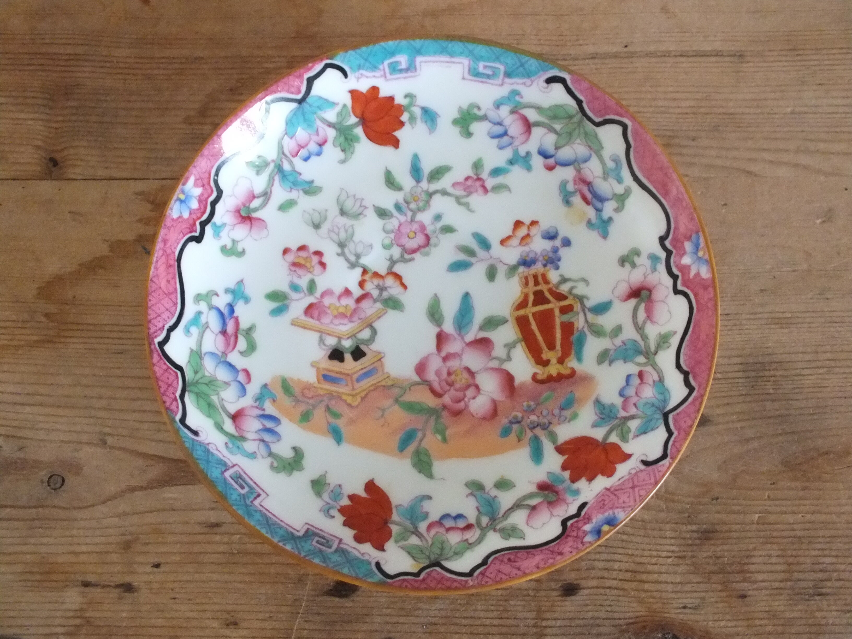 3 different saucers in English porcelain Minton