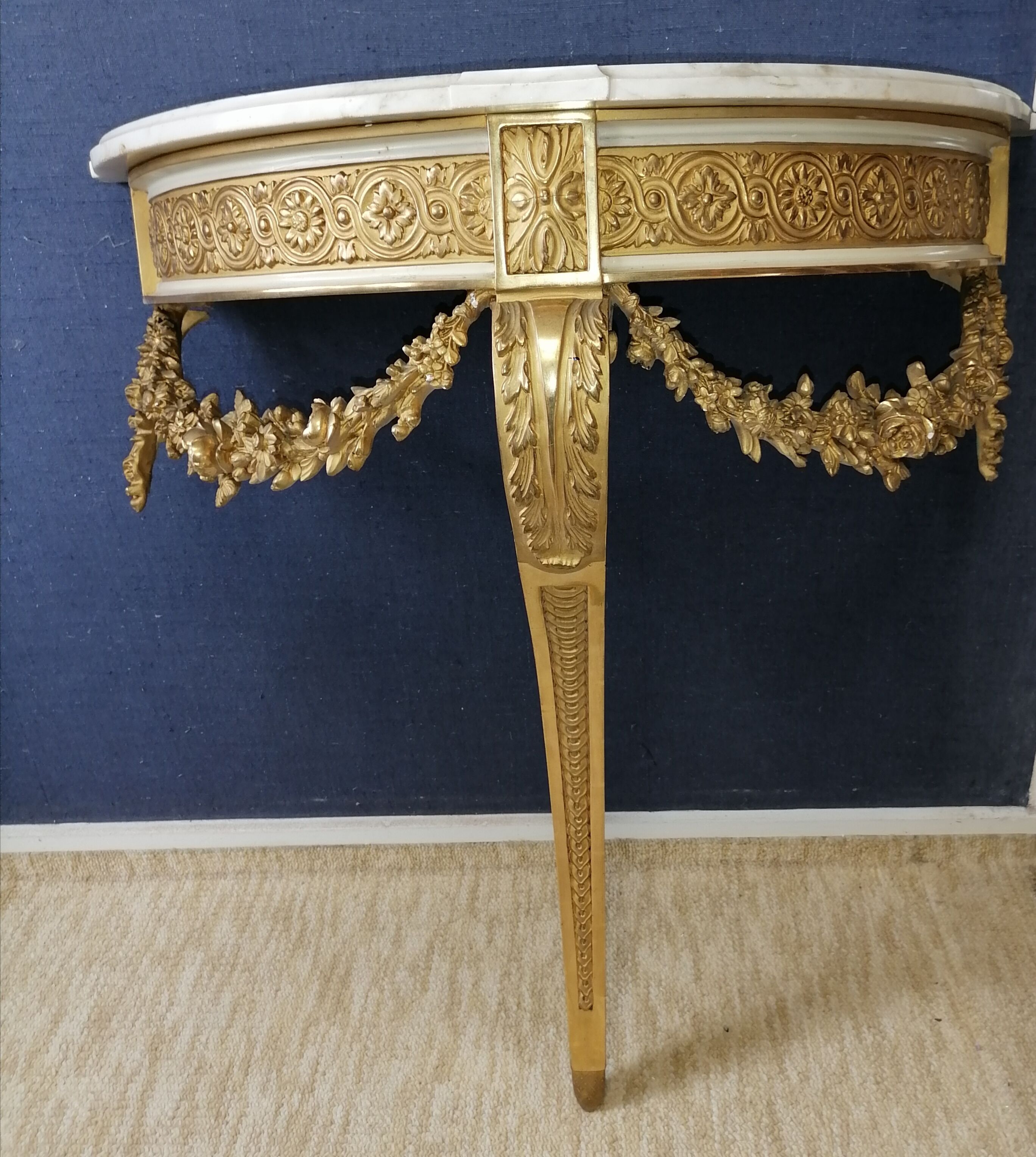 Console bois doré en applique